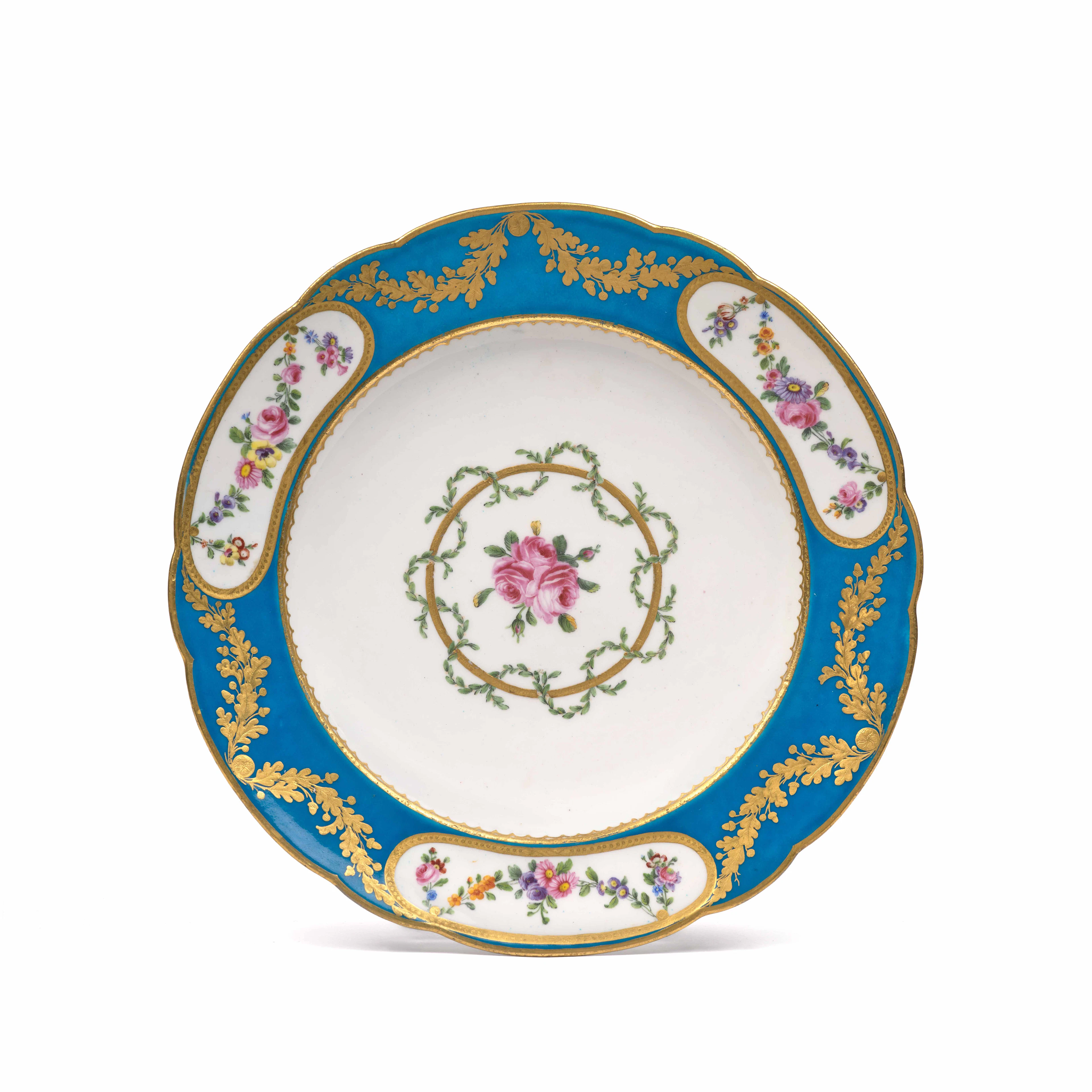 ASSIETTE EN PORCELAINE TENDRE DE SÈVRES DU XVIIIe SIÈCLE, DATÉE 1783