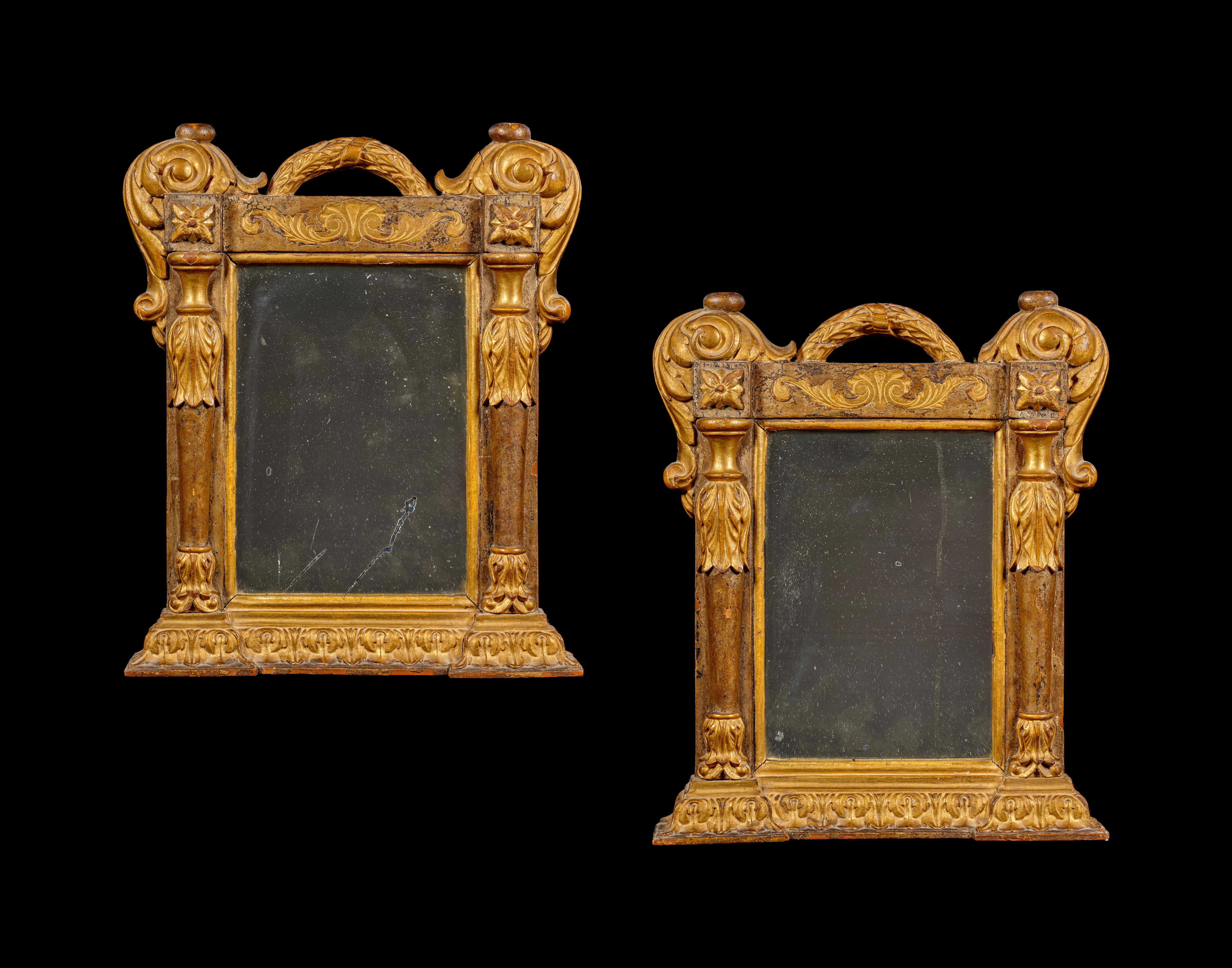 PAIRE DE MIROIRS DE STYLE BAROQUE