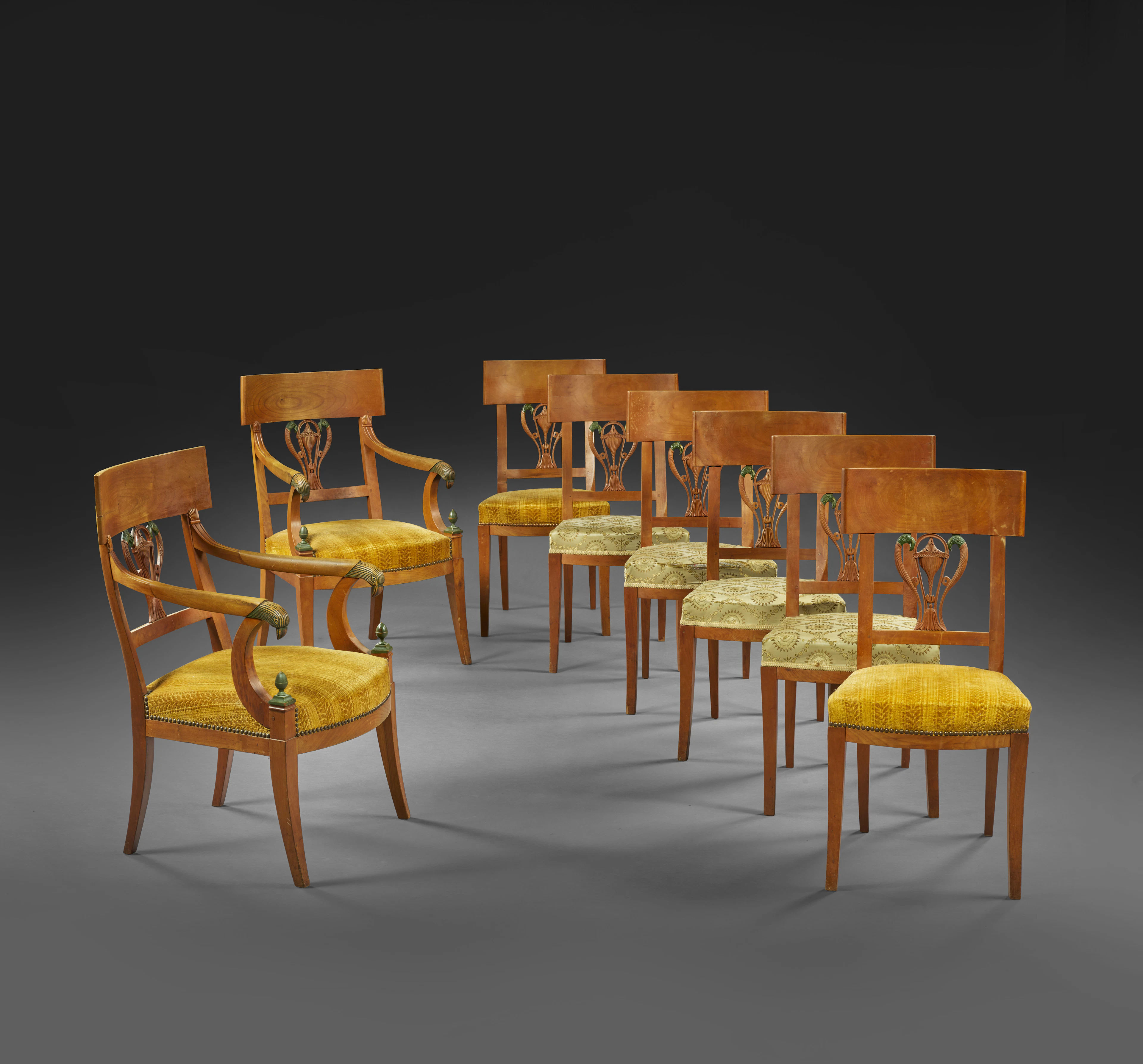 MOBILIER DE SALLE À MANGER SUISSE D'ÉPOQUE NÉOCLASSIQUE