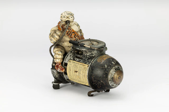 Michelin – R. Toussaint & Co air compressor No reserve