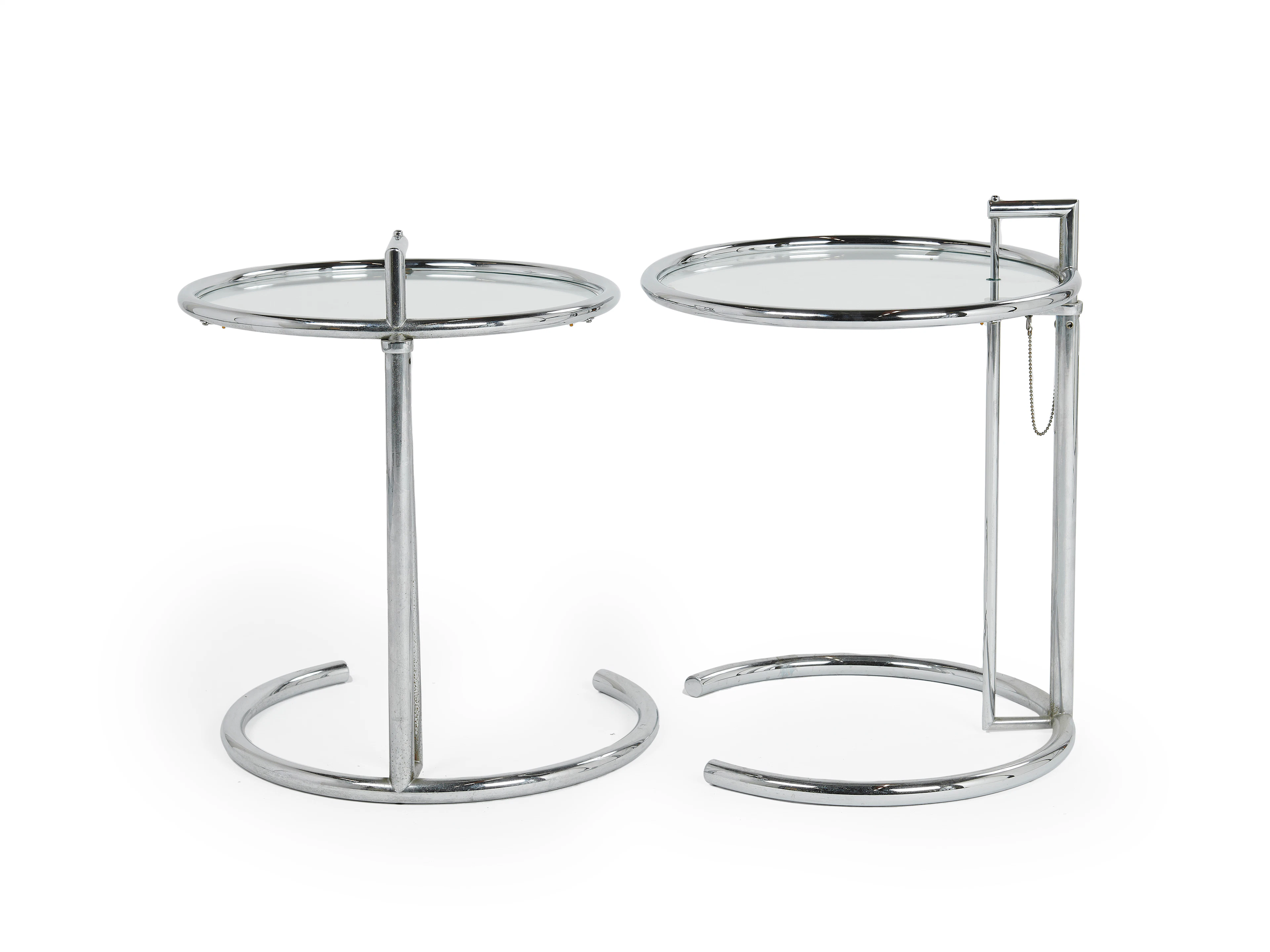 Eileen Moray GRAY 1879-1976 Paire de tables d’appoint mod. E-1027
