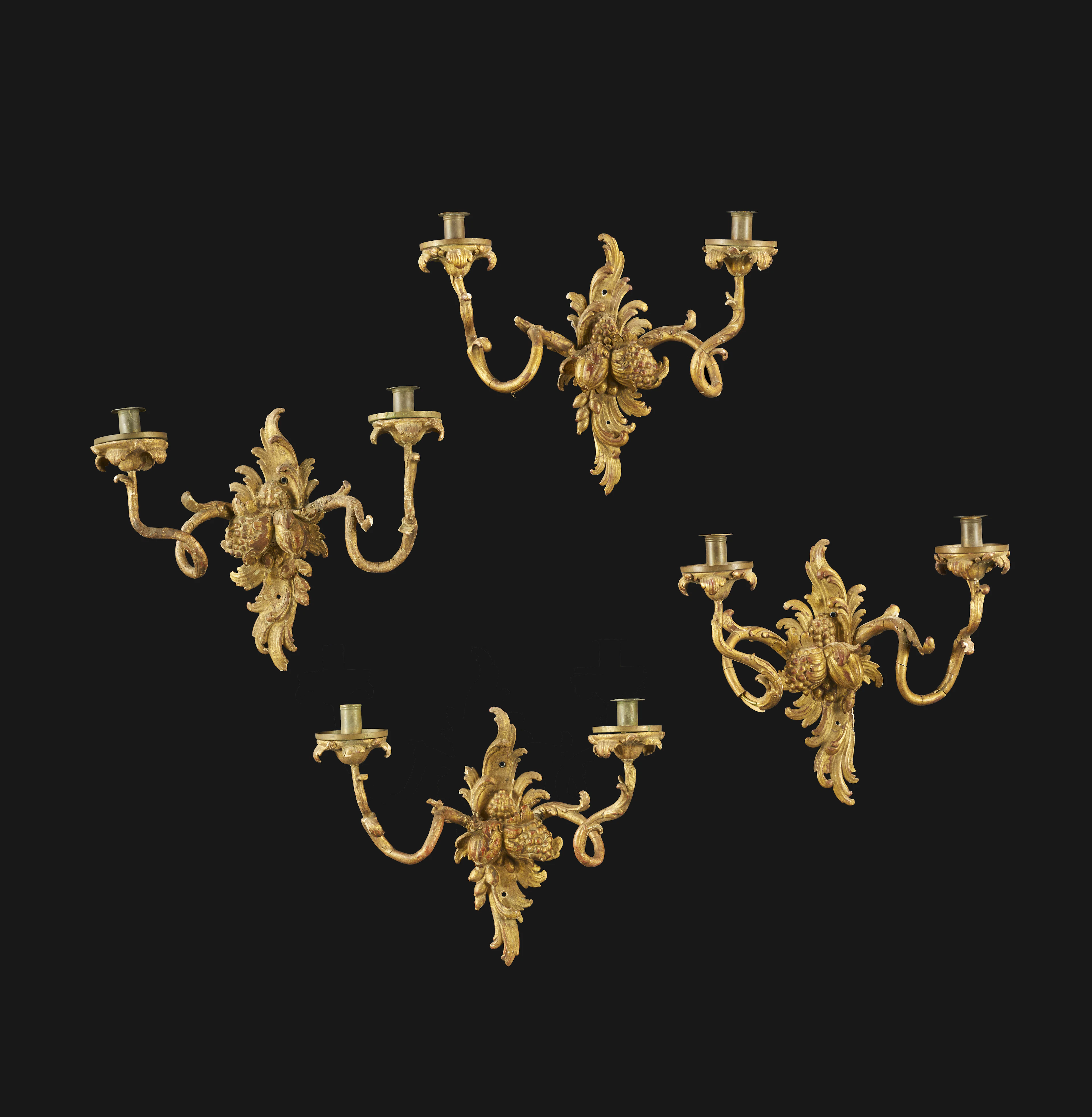 SUITE DE QUATRE APPLIQUES DONT DEUX DU XVIIIe SIÈCLE
