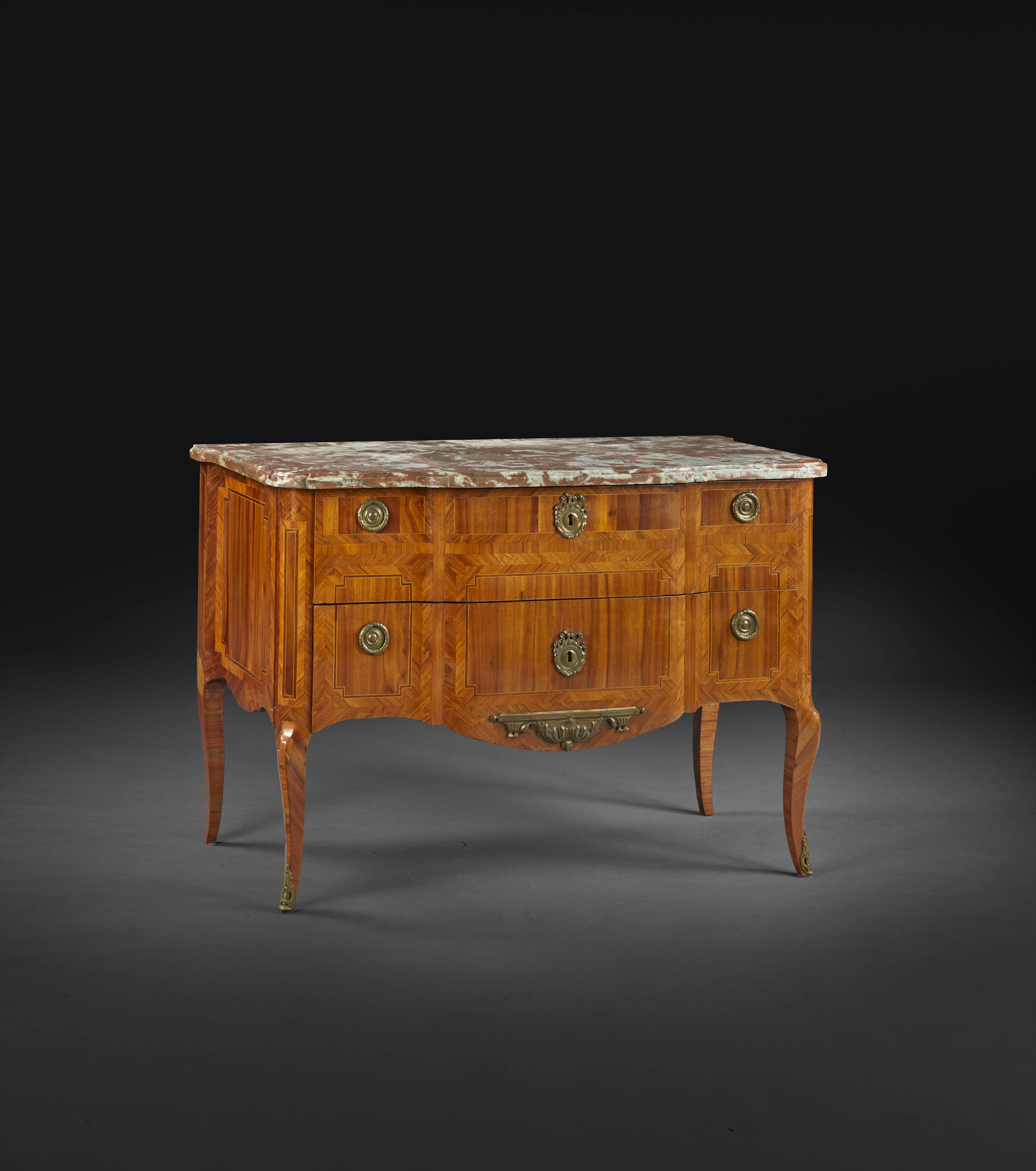 COMMODE D'ÉPOQUE TRANSITION