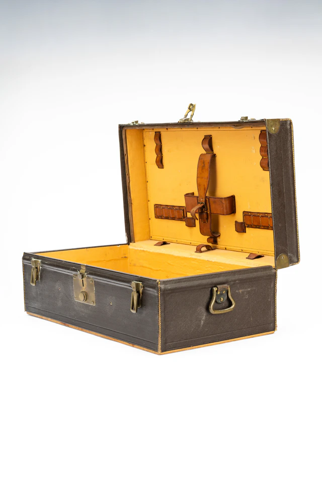 Au Voyage Automobile – Picnic Basket No reserve