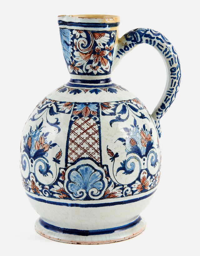 PICHET EN FAÏENCE DE ROUEN DU XVIIIe SIÈCLE, VERS 1725-1730