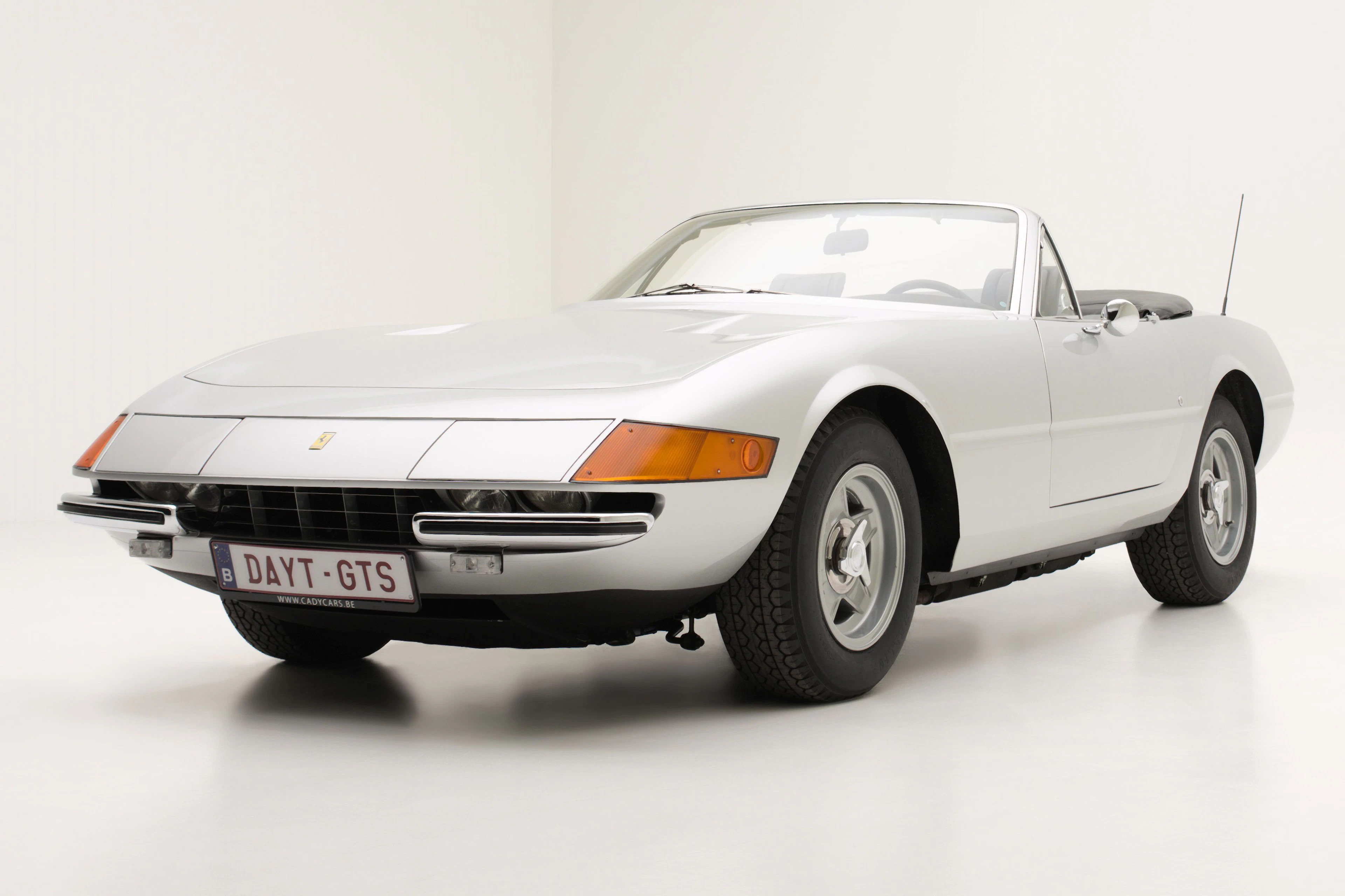 1972 Ferrari 365 GTS/4 Daytona Spider with hardtop