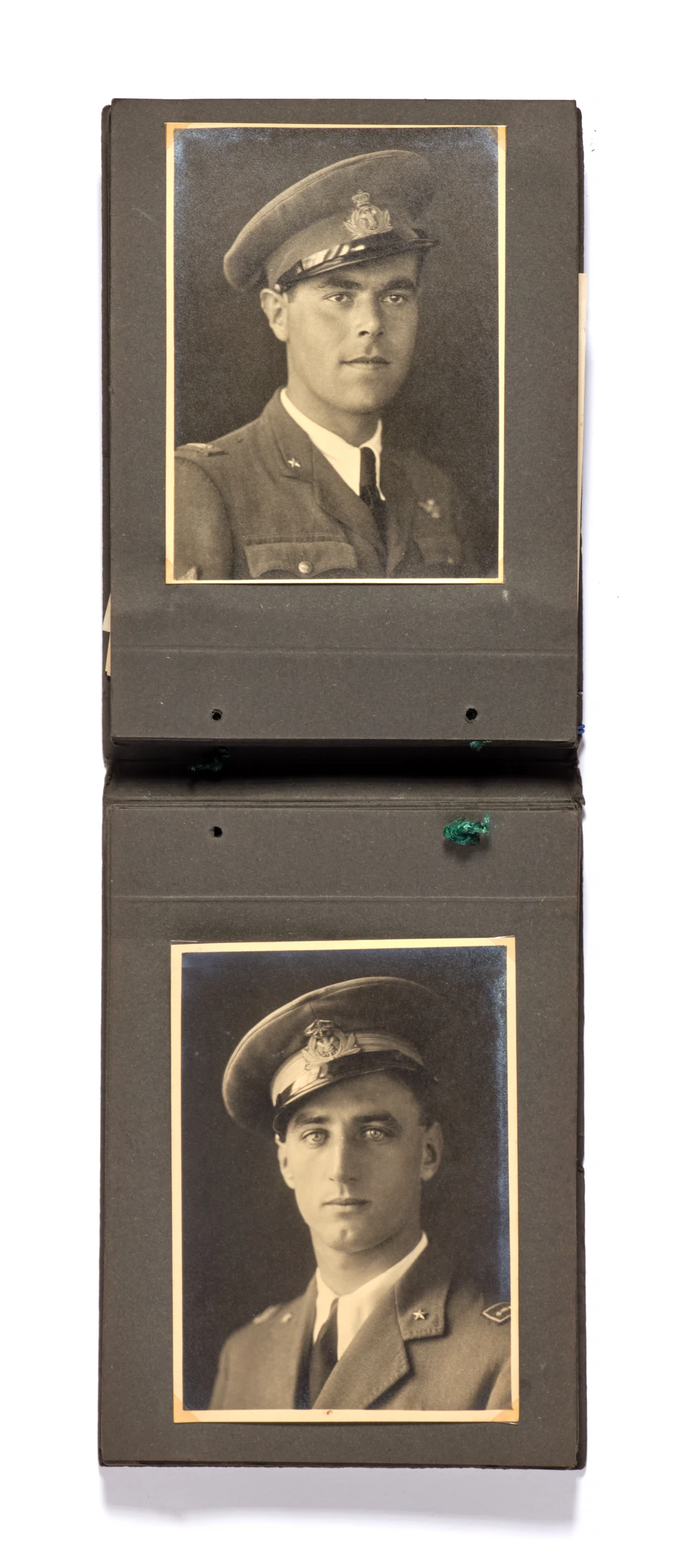 ALBUM DE PHOTOGRAPHIES DE PERSONNALITÉS AÉRONAUTIQUES (Convention