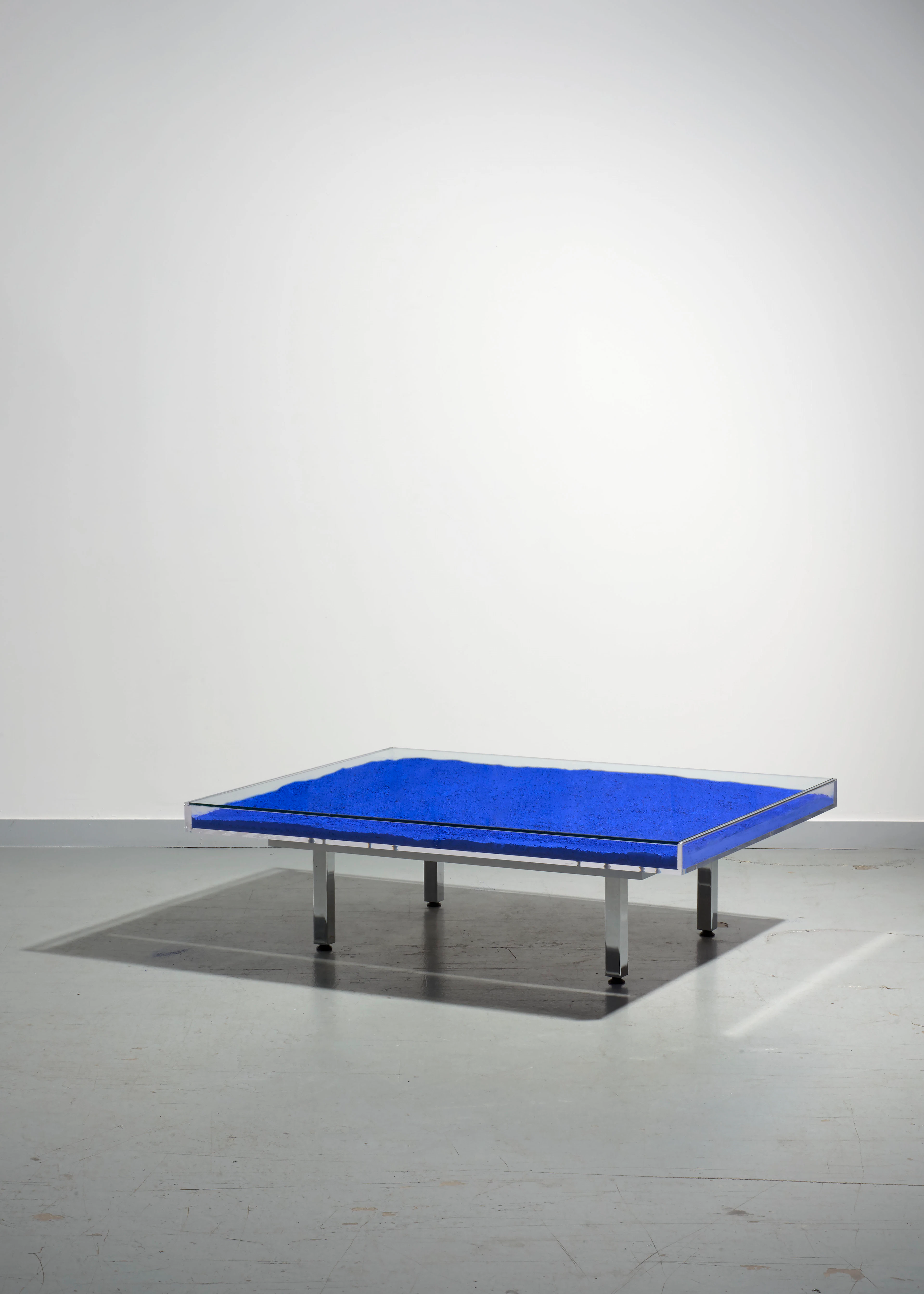 Yves KLEIN (1928 - 1962) Table IKB®