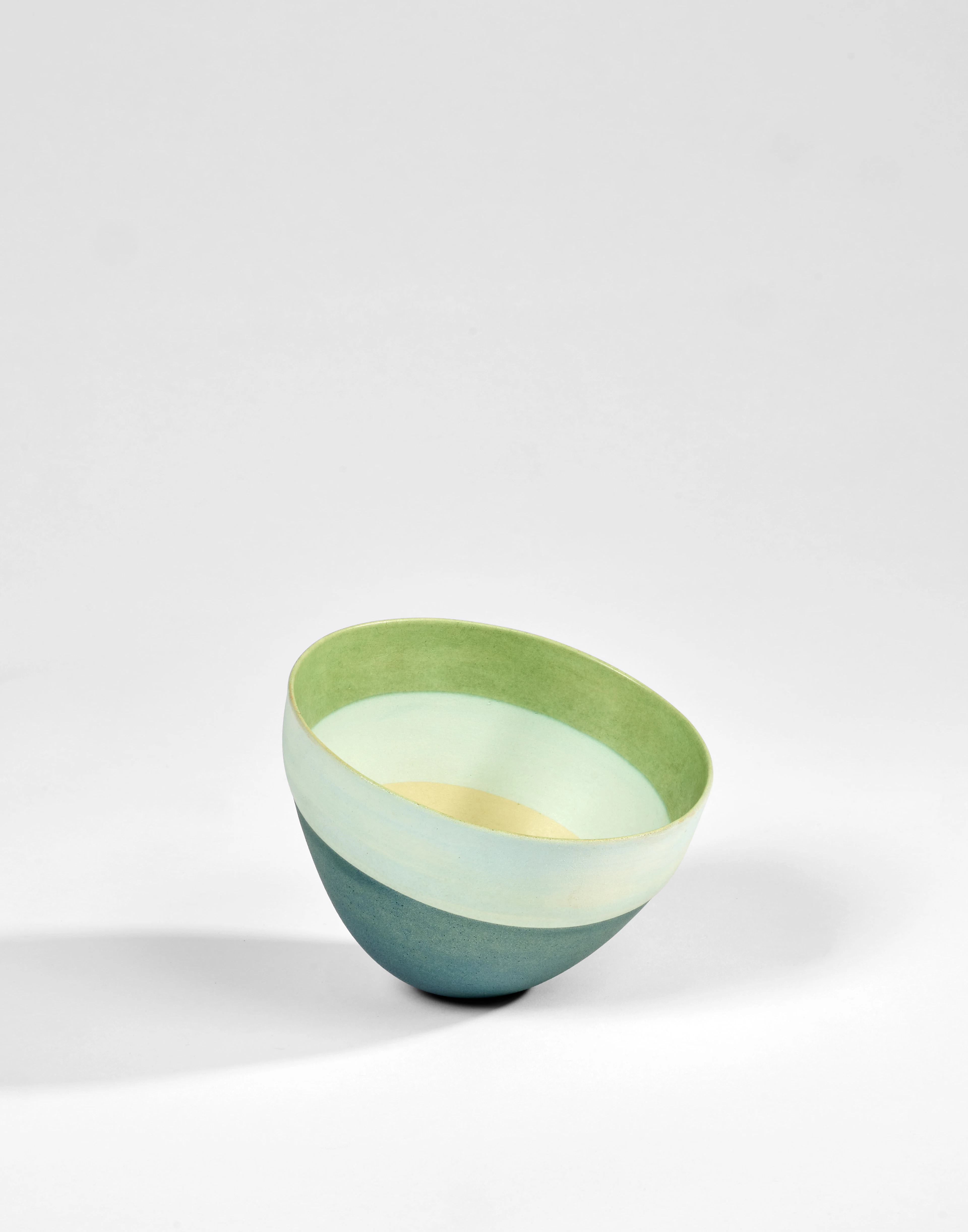 Martine DAMAS (Française - 1954-2010) Coupe jaune, bleu, vert N°V37 - 2008