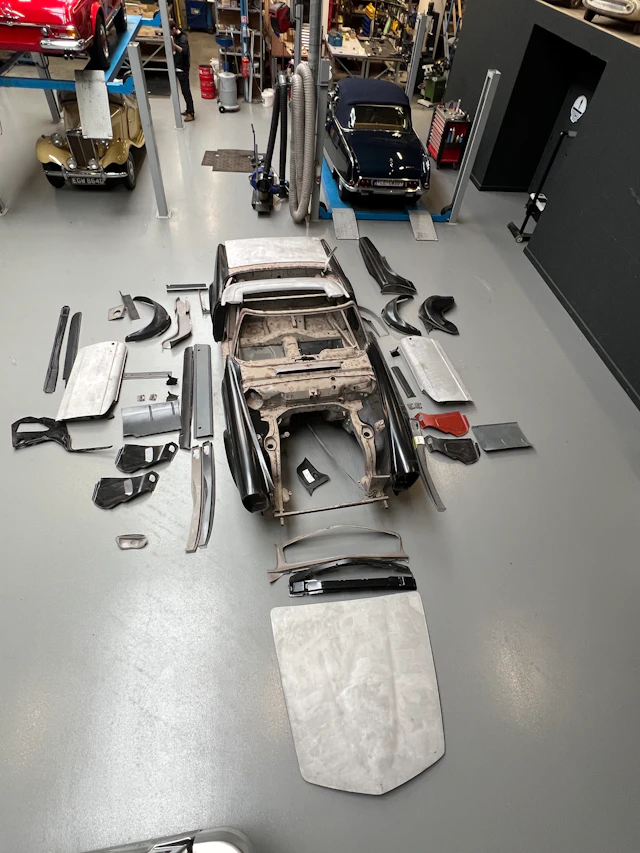 Mercedes-Benz 280 SL – Restoration project No reserve