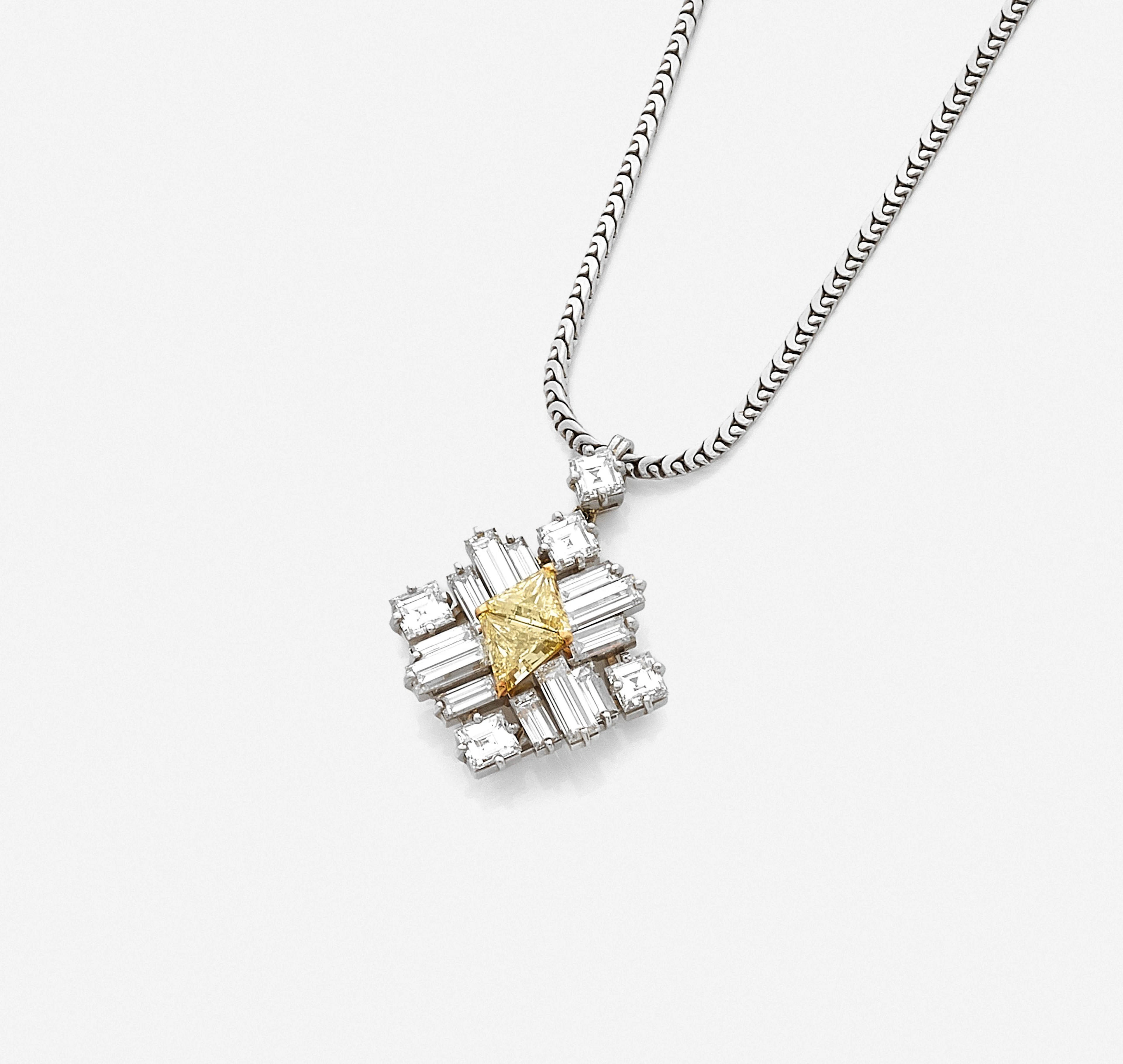 ÉCRIN D'UNE ÉLÉGANTE - PART. III PIAGET - Collier pendentif