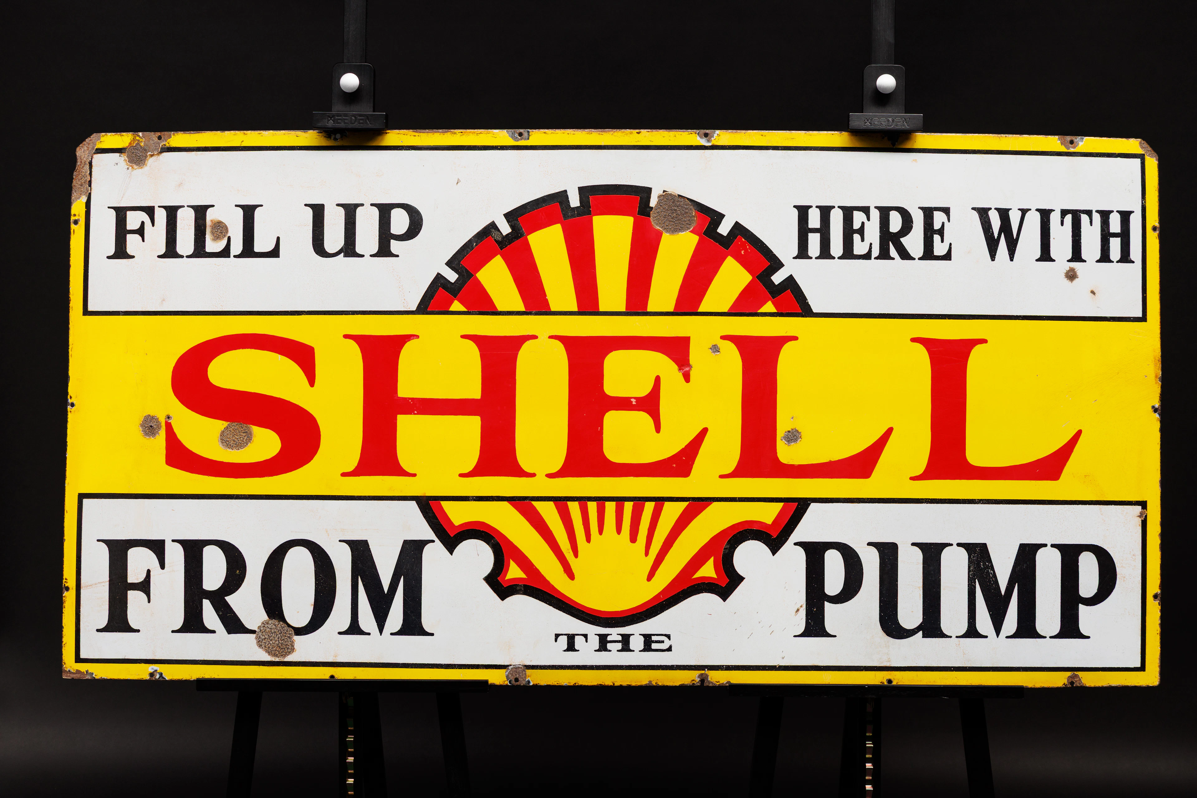 Shell – Enamelled sign No reserve