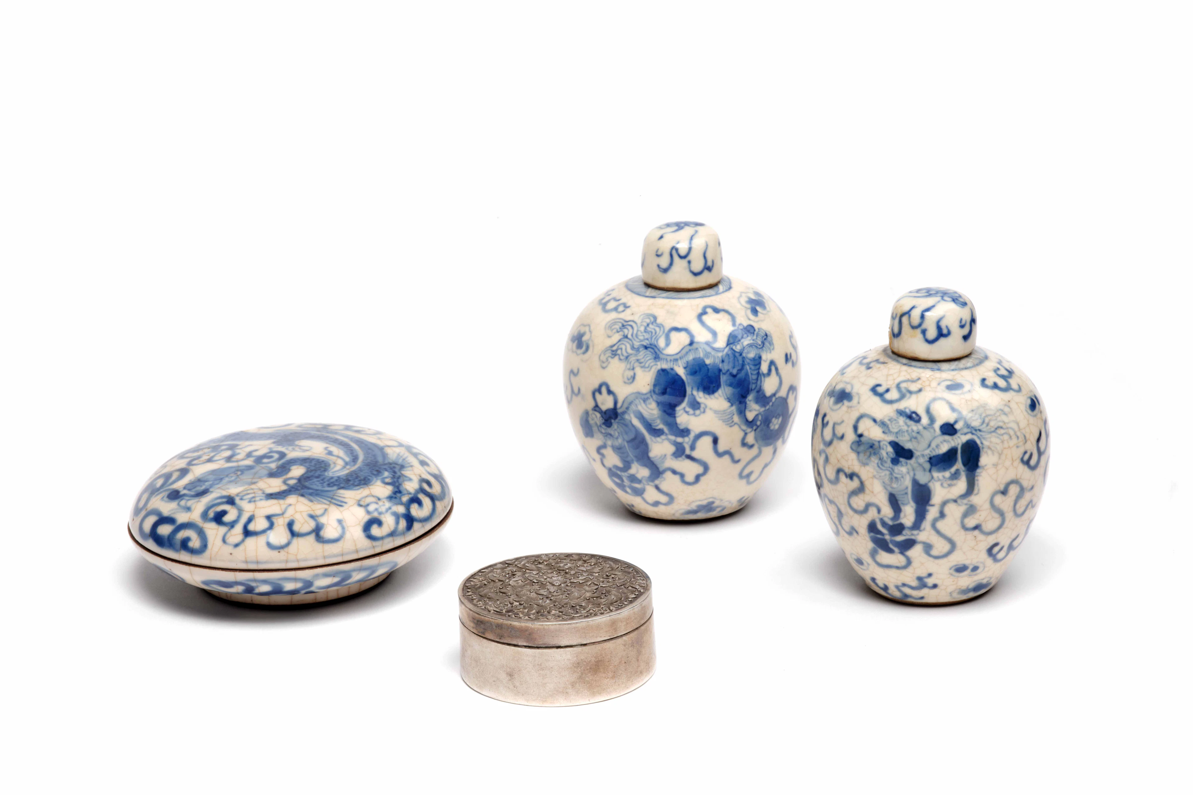 ENSEMBLE DE QUATRE OBJETS, Chine, début du XXe siècle