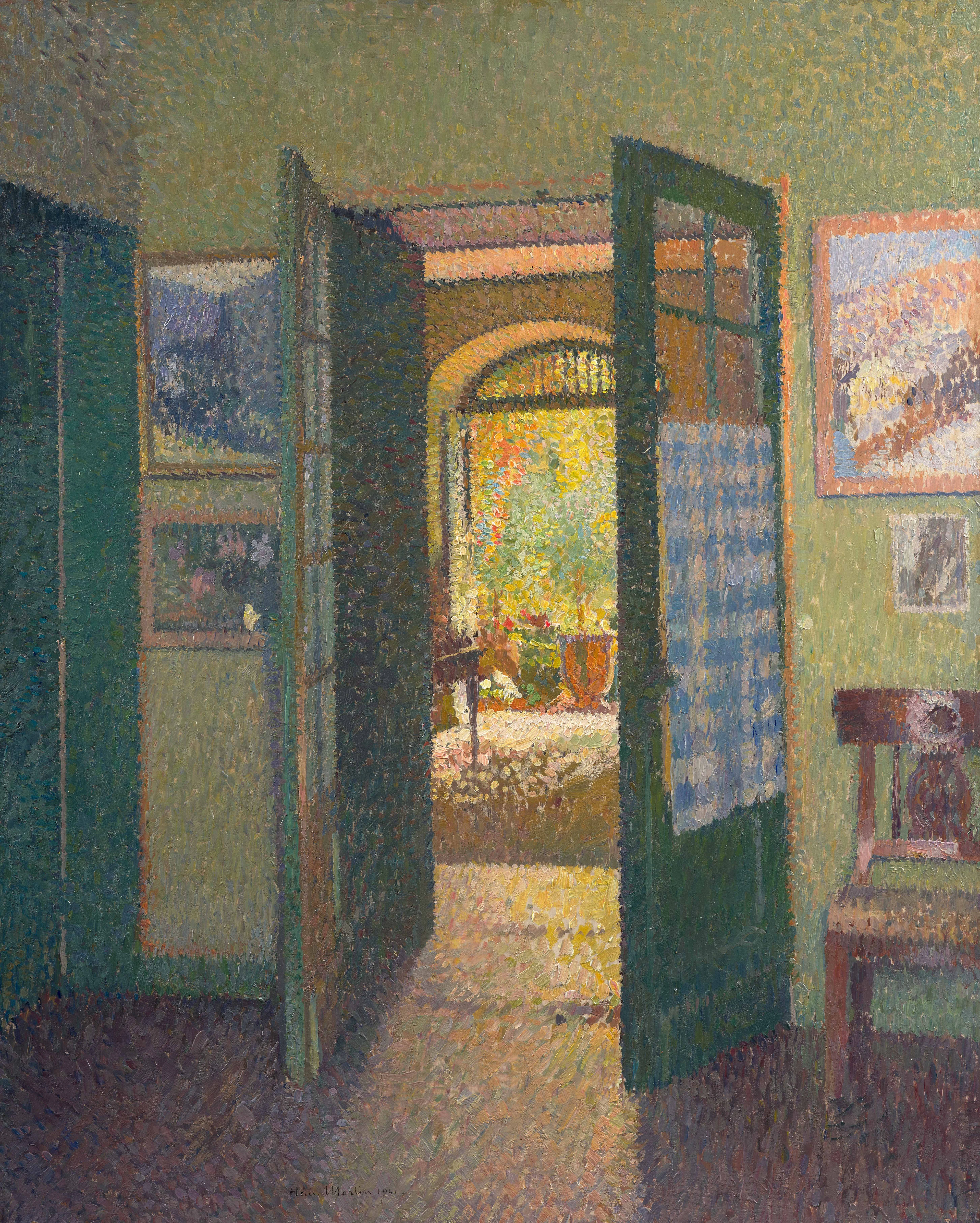 Intérieur à Marquayrol, vue depuis le salon vers la porte d'entrée