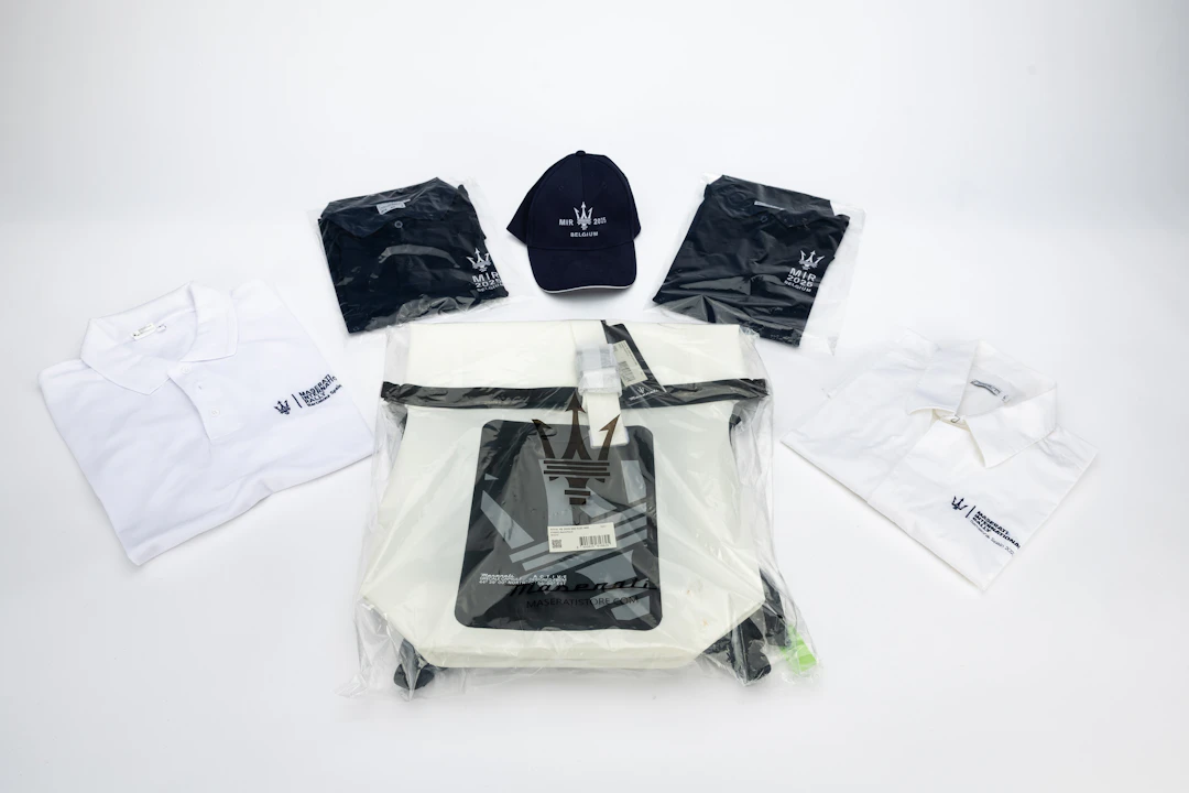 Maserati – Apparel & bags No reserve