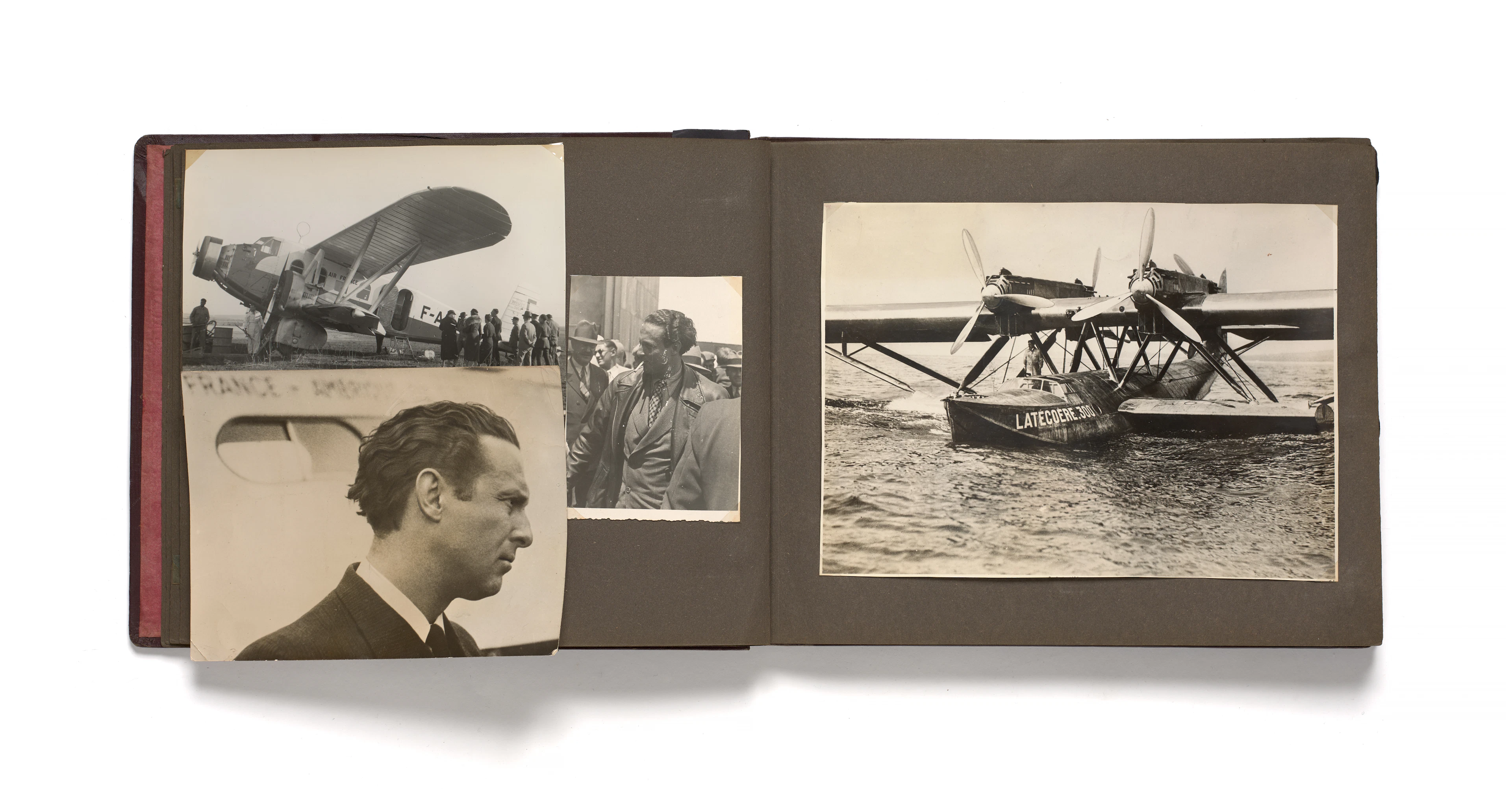 IMPORTANT ALBUM DE PHOTOGRAPHIES COMMEMORATIVES