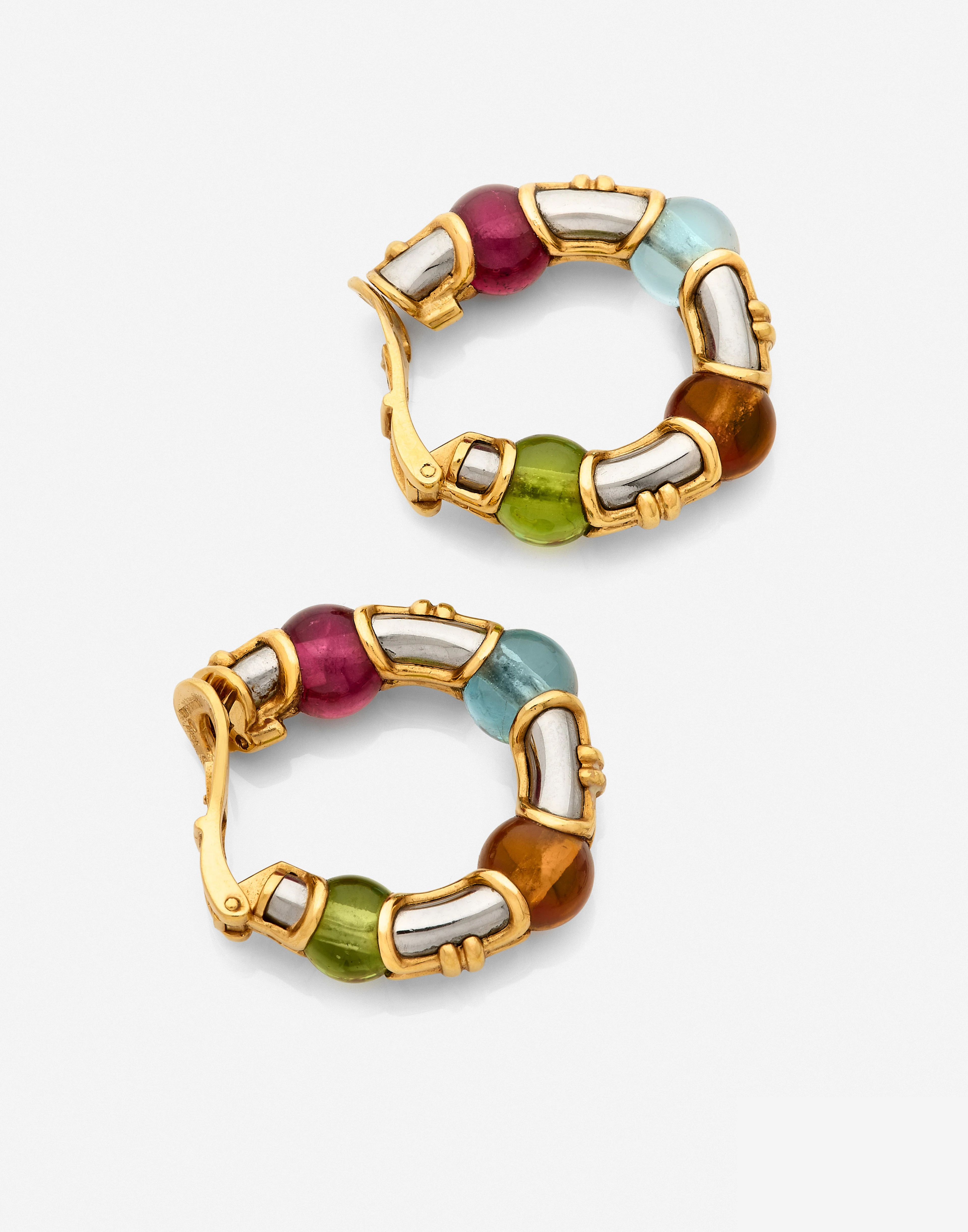 ÉCRIN D'UNE ÉLÉGANTE - PART. III BULGARI - Paire de créoles "Boules"