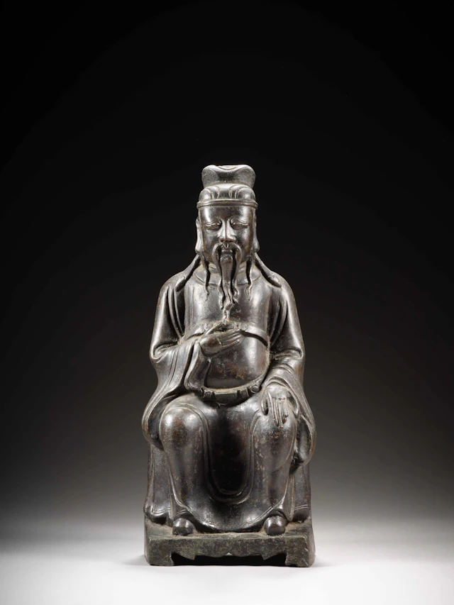 STATUETTE DE DIGNITAIRE EN BRONZE, Chine, dynastie Ming (1368–1644)
