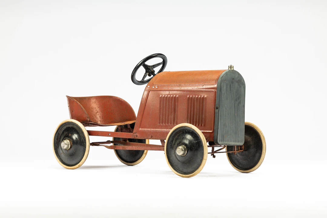 Children's pedal car No reserve