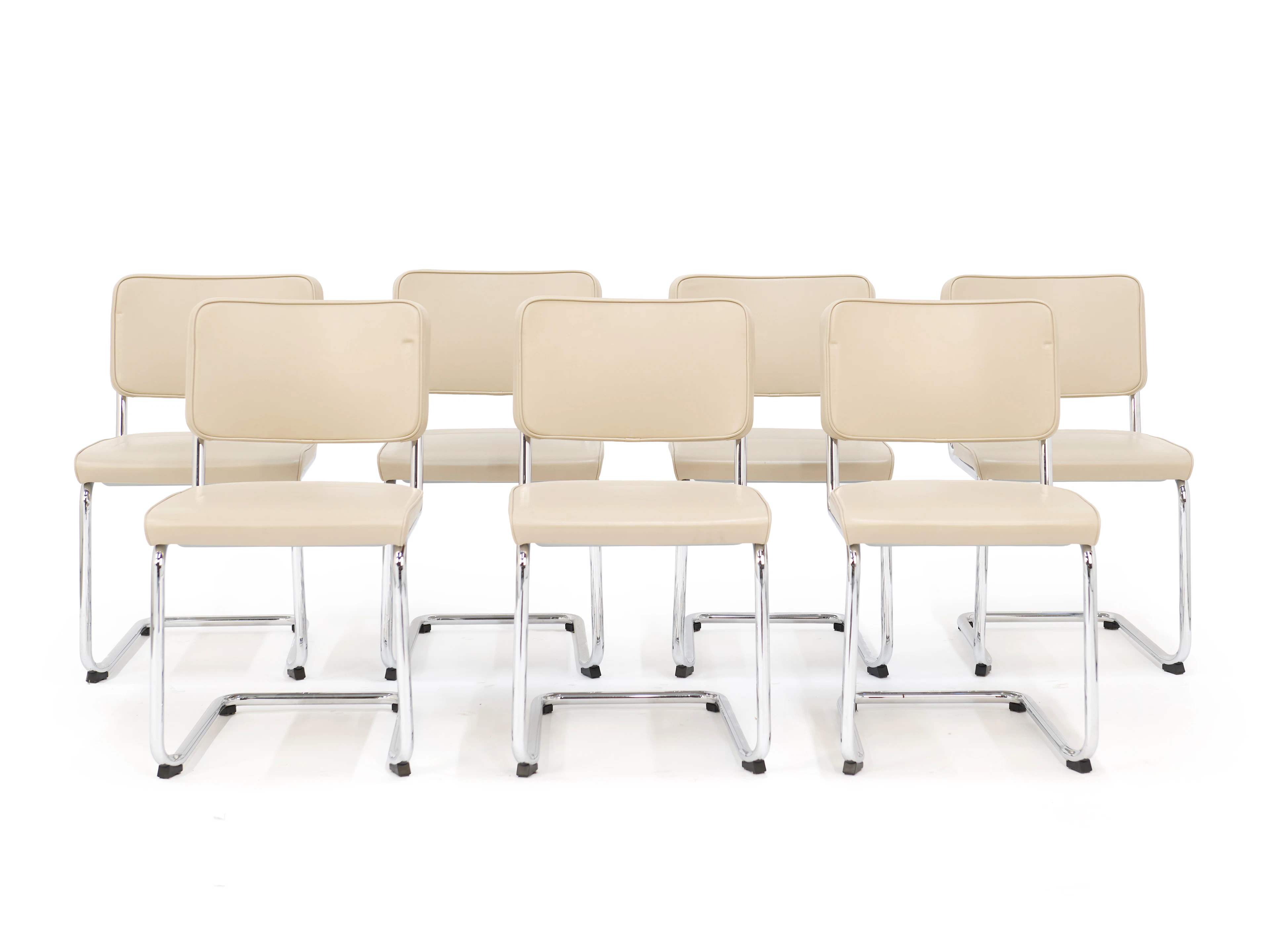 Ensemble de sept chaises modèle S 32 PV - modèle créé vers 1928/1930