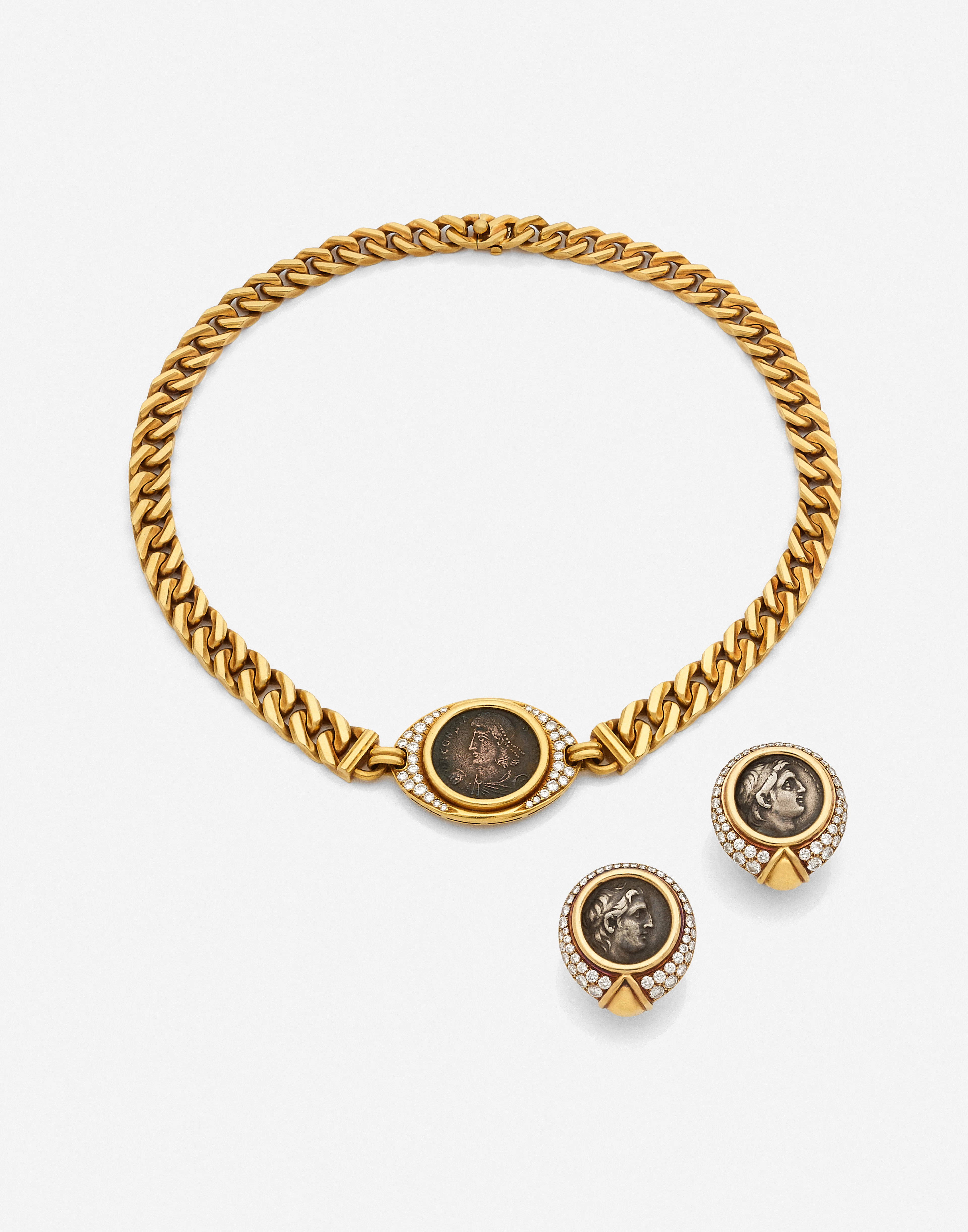 ÉCRIN D'UNE ÉLÉGANTE - PART. III BULGARI - Collier et paire de clips