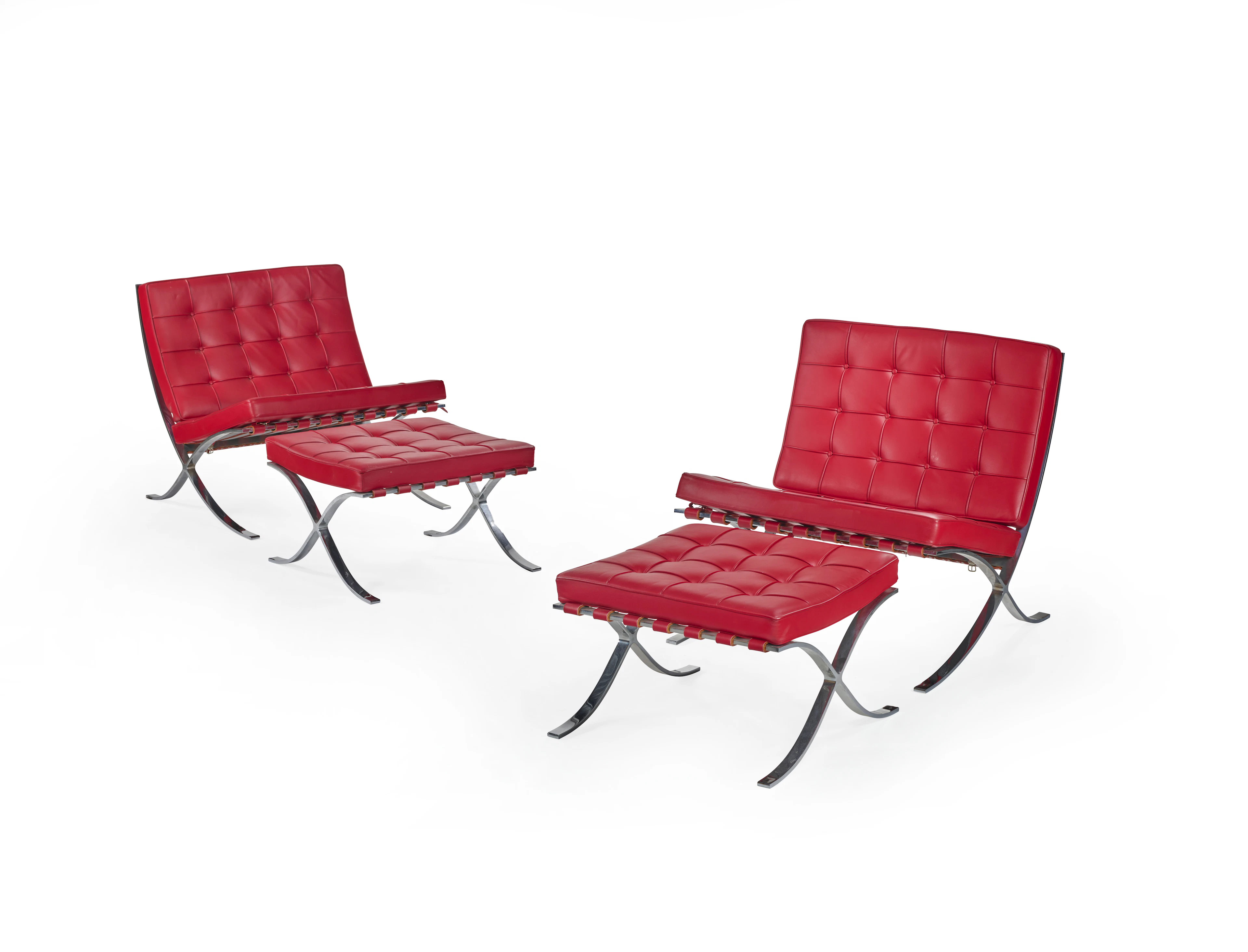 Paire de fauteuils "Barcelona" et leurs ottomans - modèle créé en 1929