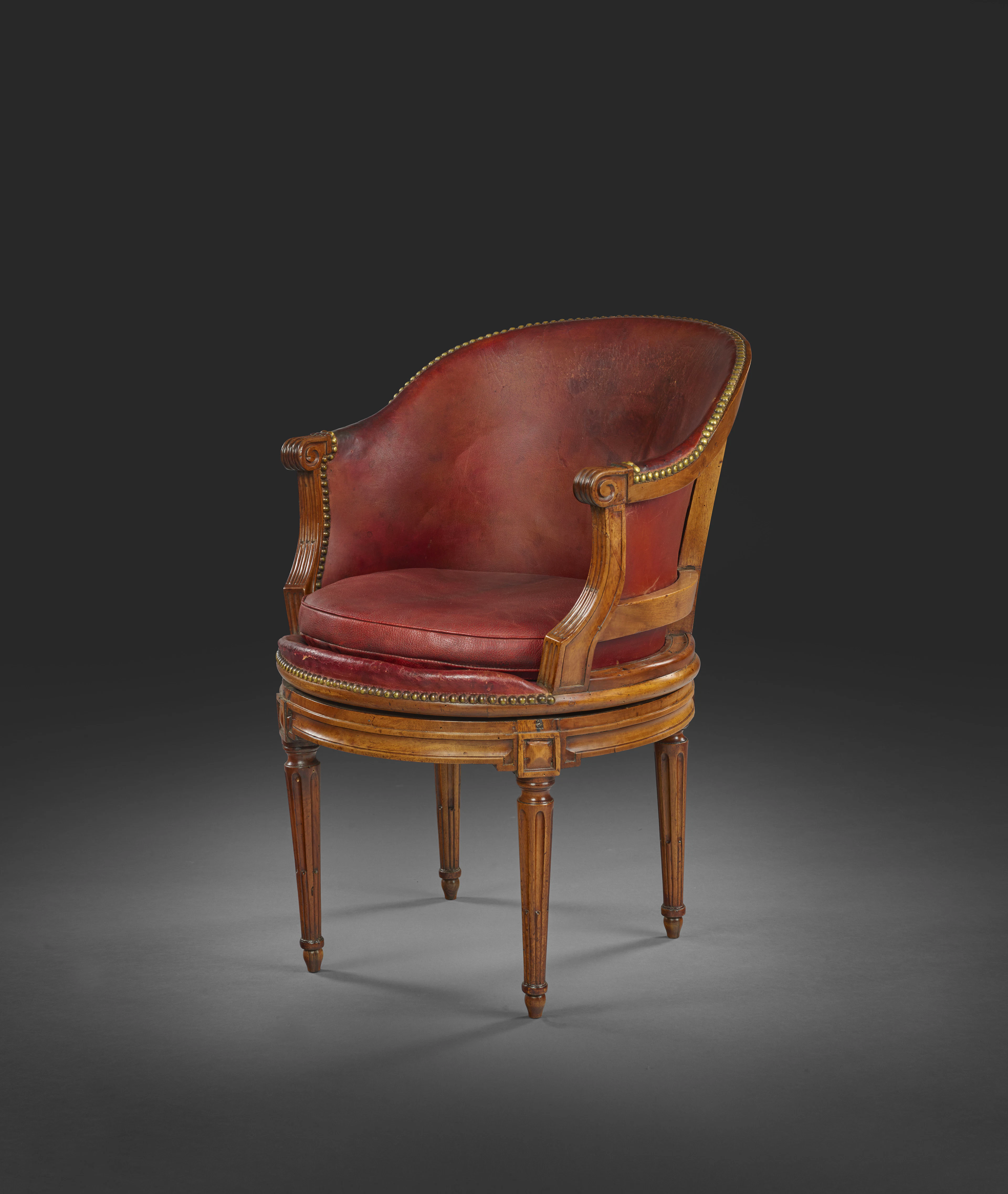 FAUTEUIL DE BUREAU À ASSISE TOURNANTE D'ÉPOQUE LOUIS XVI