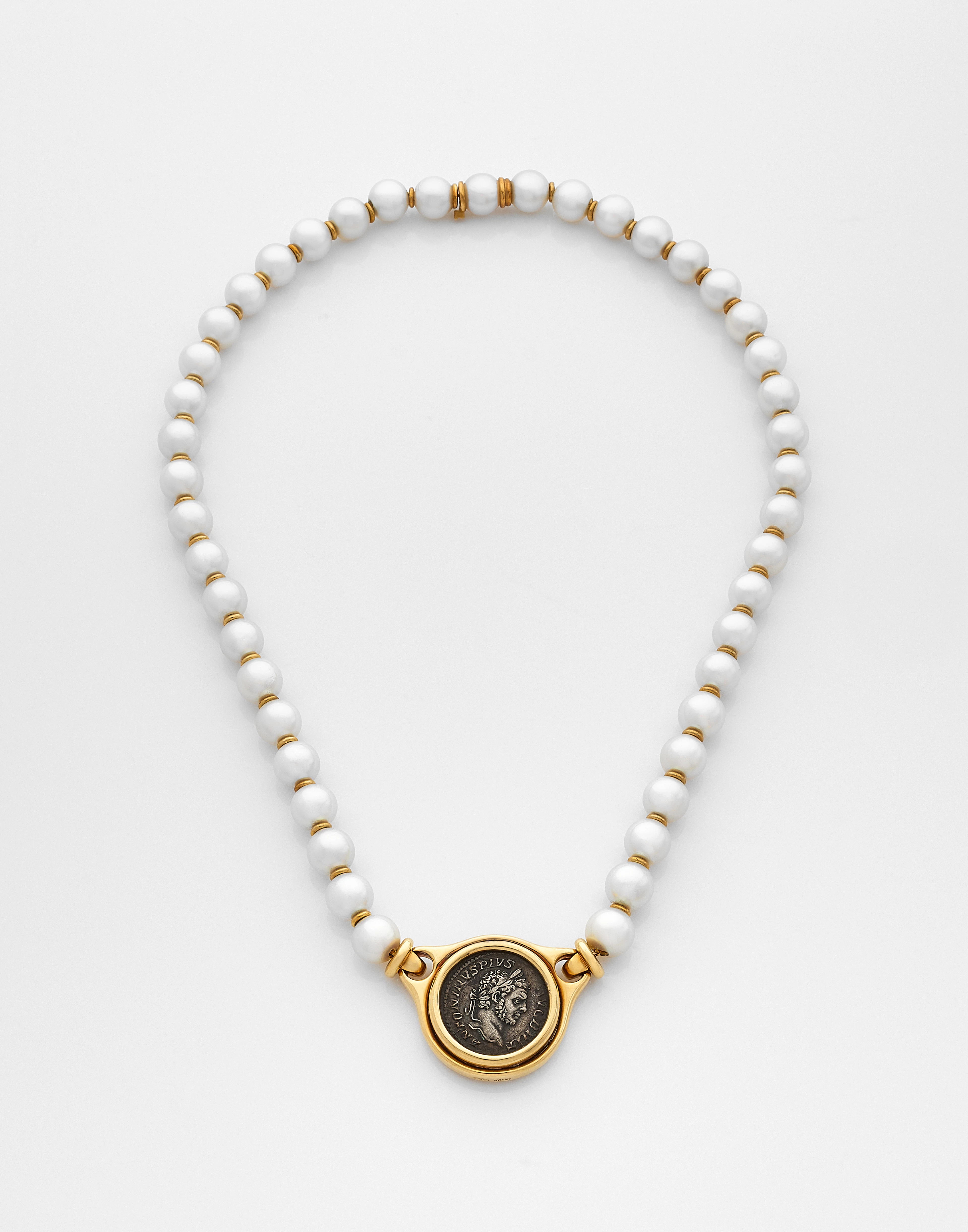 ÉCRIN D'UNE ÉLÉGANTE - PART. III BULGARI - Collier "Monete"