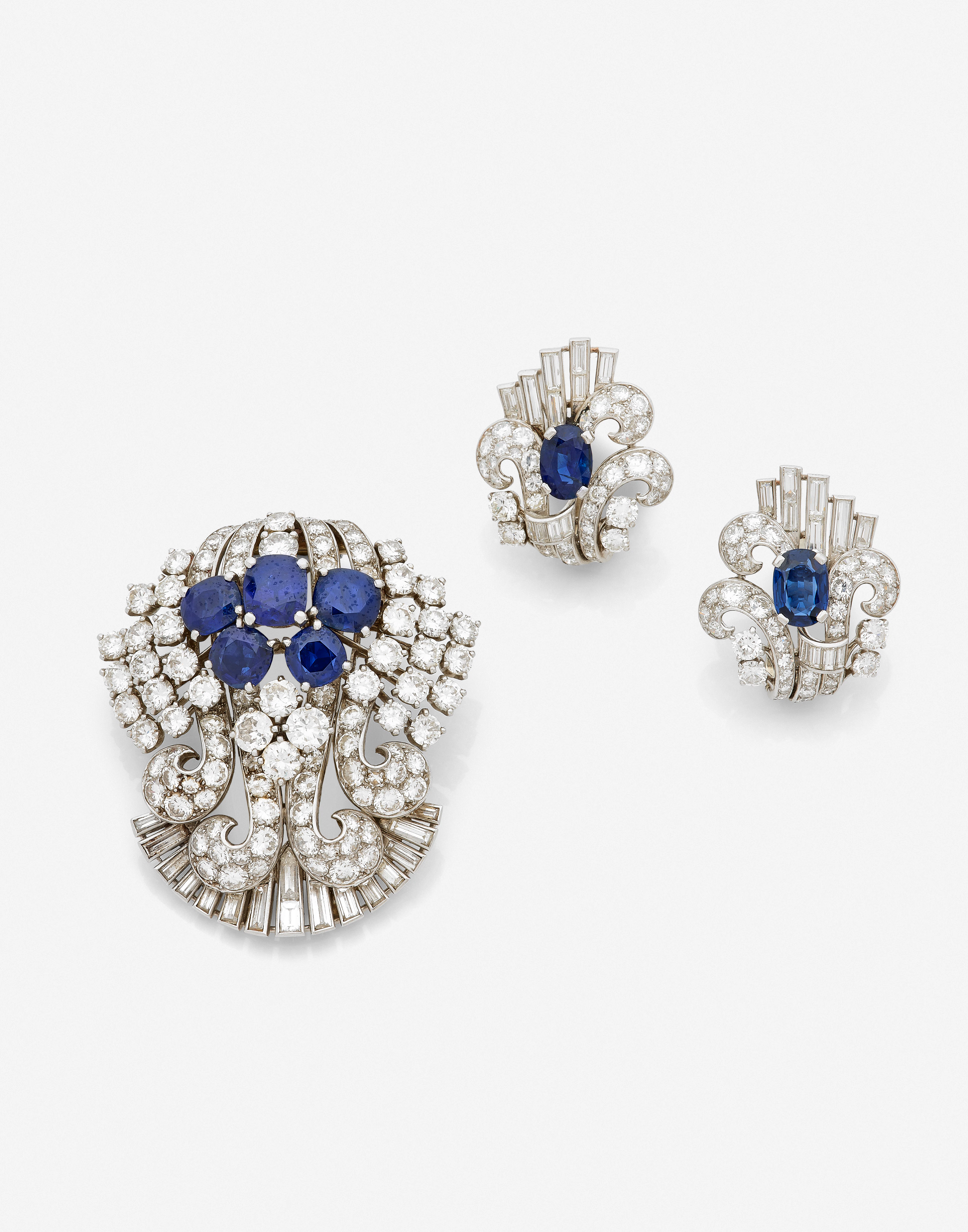 Clip de corsage et paire de clips d'oreilles