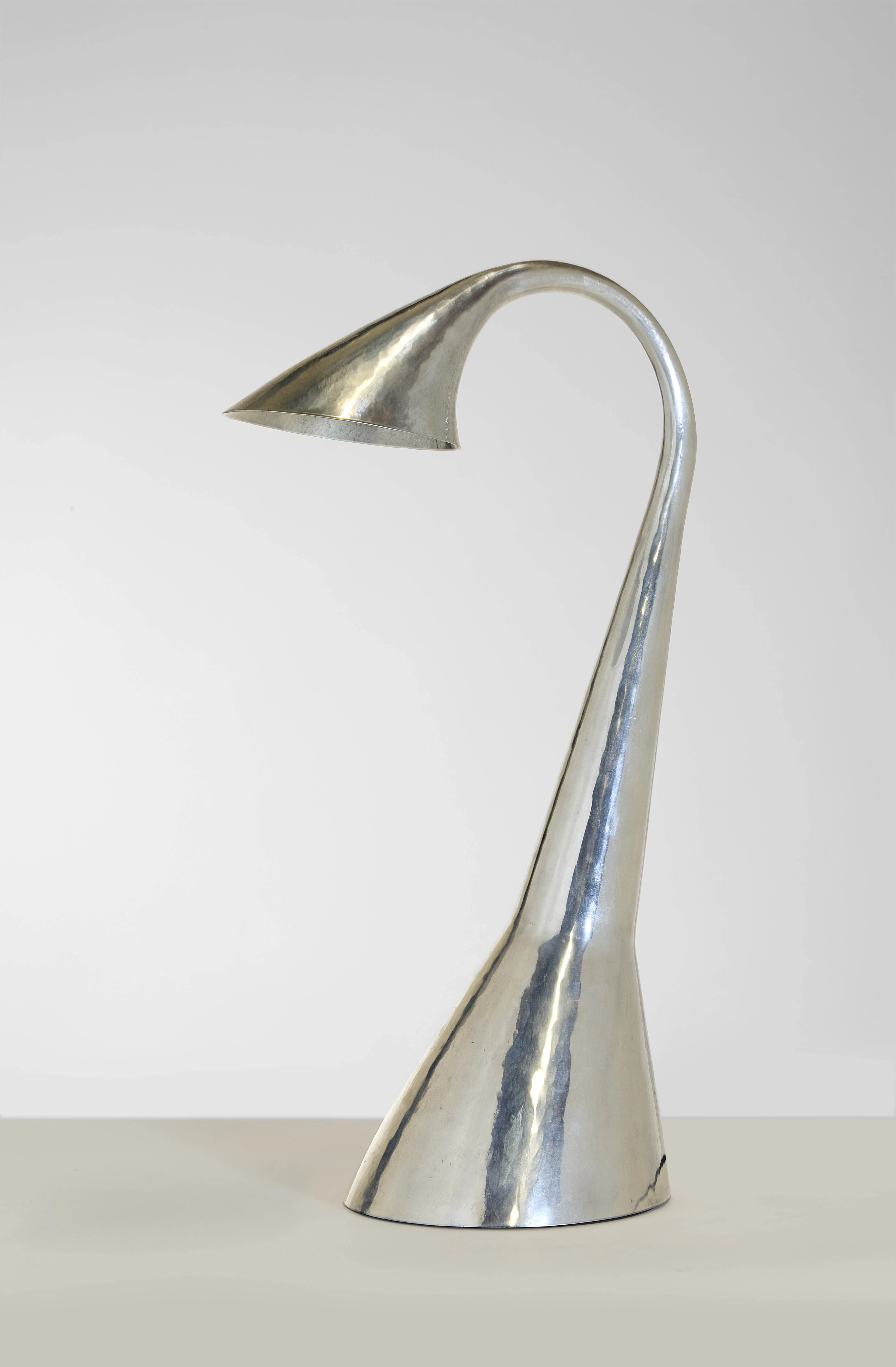 Lampe, grand modèle – modèle créé en 1985, le nôtre de 2009