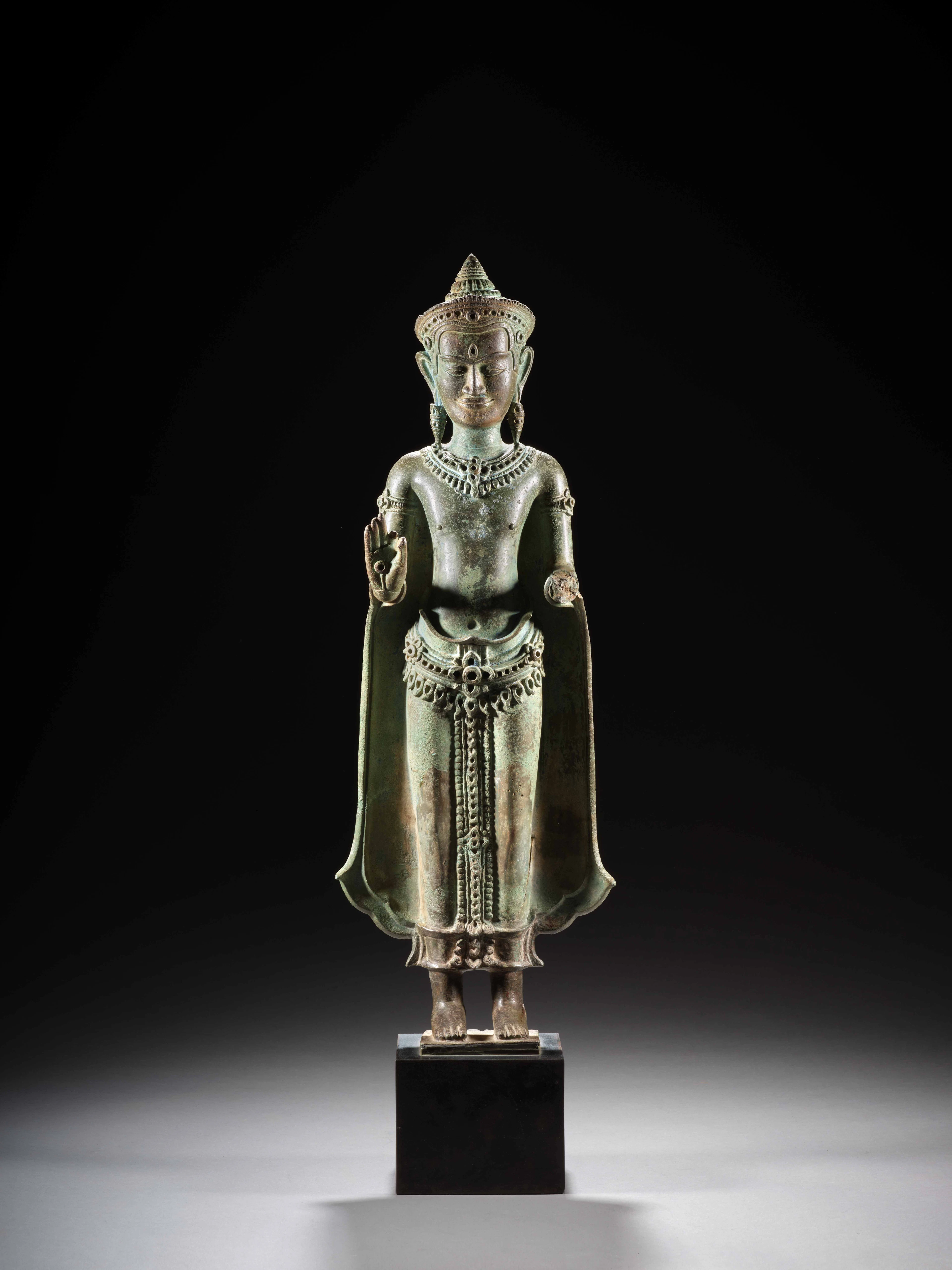 STATUE DE BOUDDHA EN BRONZE, Thaïlande, Lopburi, XIIIe–XIVe siècle