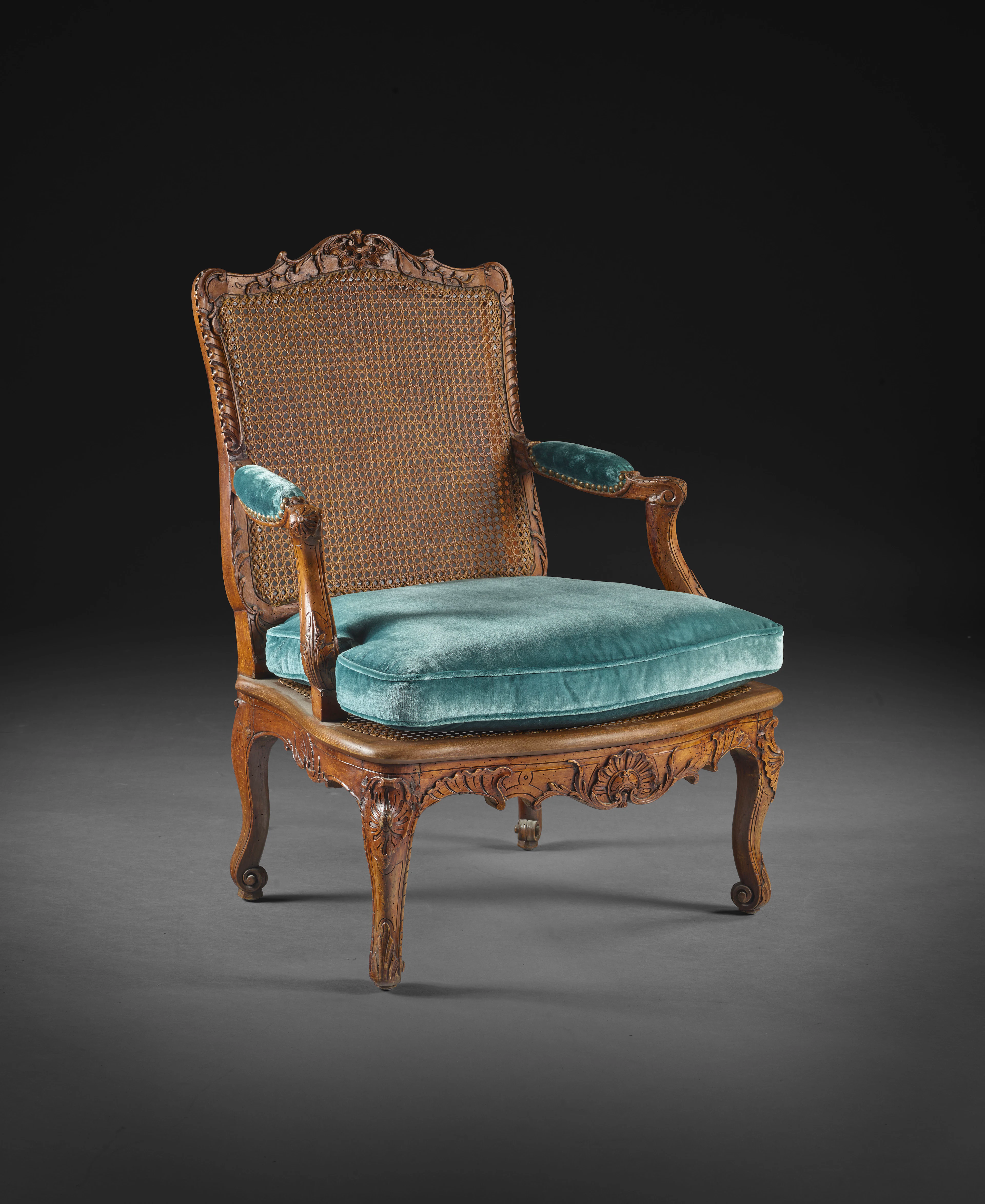 FAUTEUIL DIT « COIN DE FEU » D’ÉPOQUE RÉGENCE