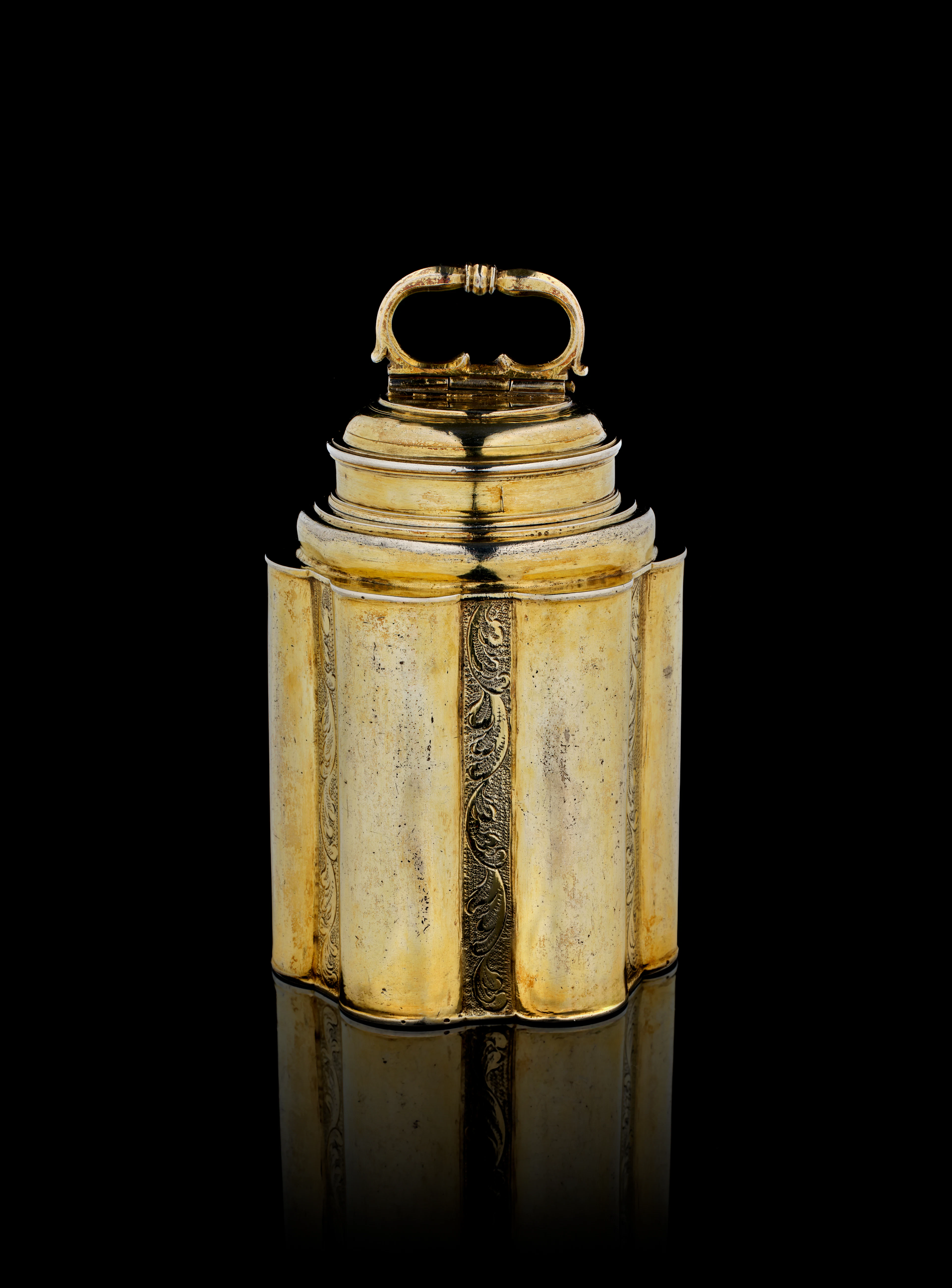 A German silver-gilt screw-top covered box, Andrea Kauxdorf, Leipzig, 1650-1652
