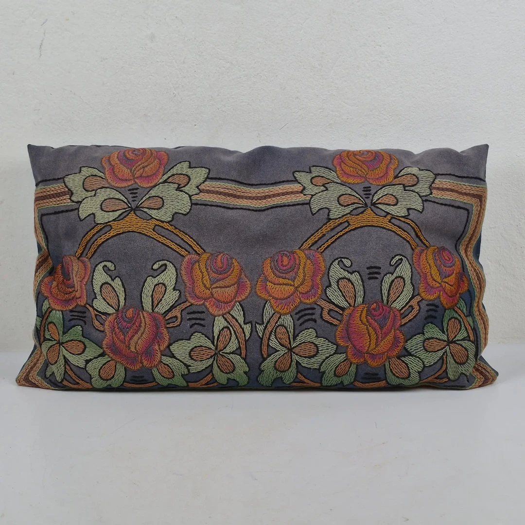 Broderad prydnadskudde i jugendstil - tidigt 1900-tal - Kudde - Soffkudde
