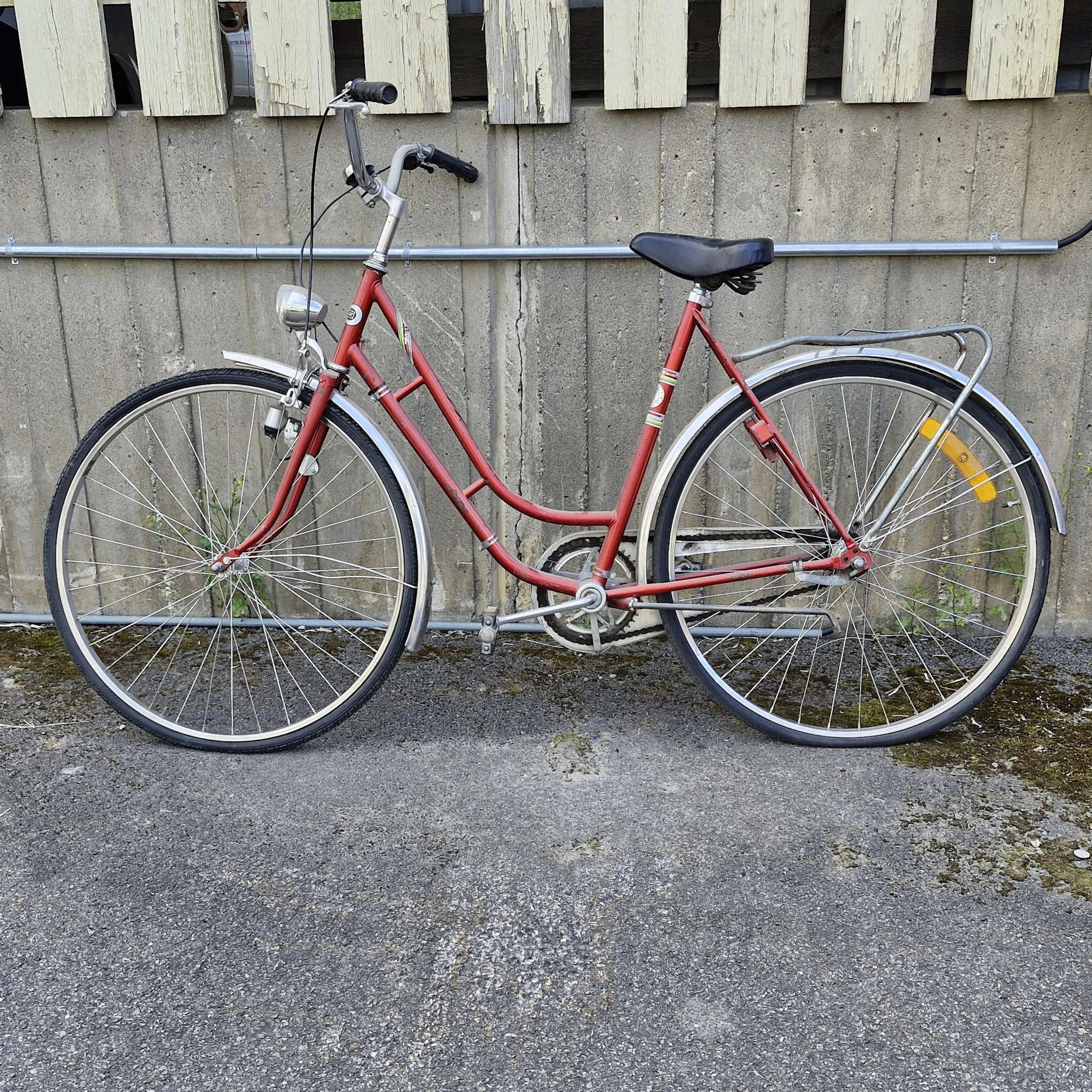Monark cykel med pakethållare - Damcykel
