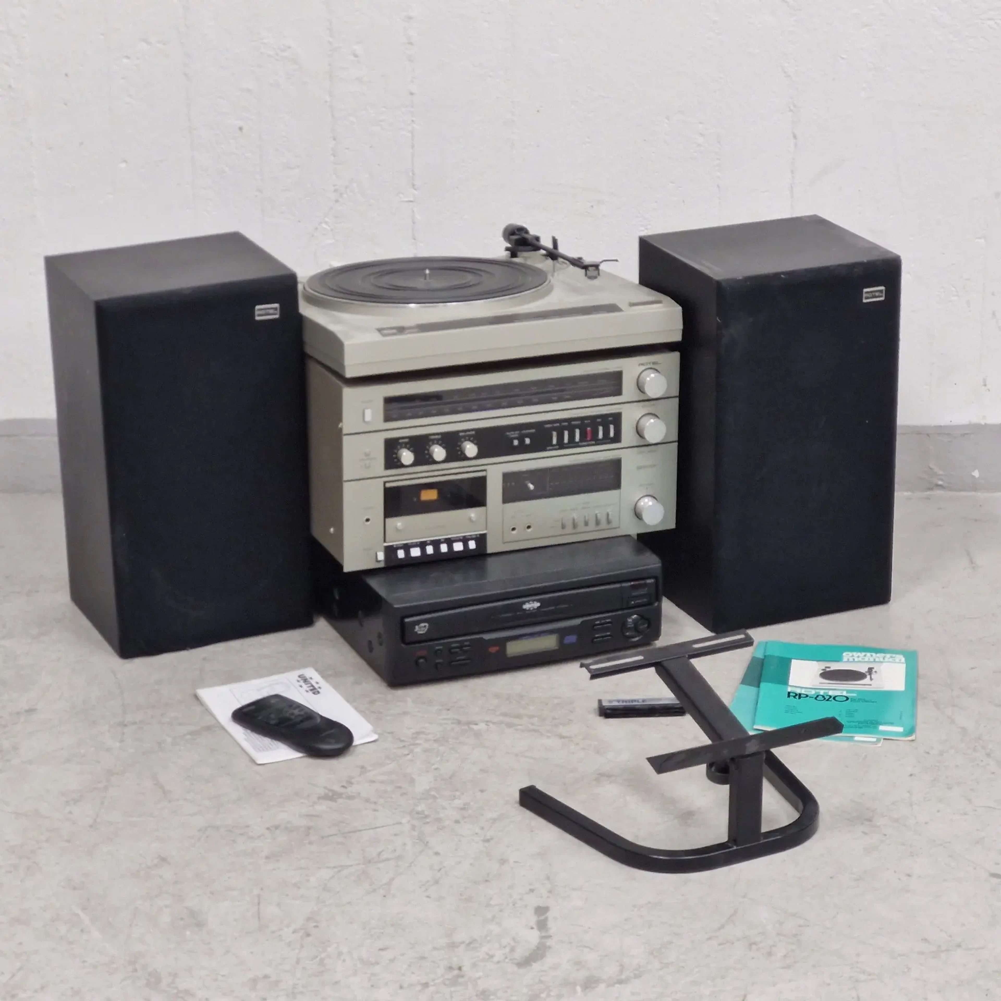 Stereoanläggning - Rotel, RP-820 & United - Vinylspelare, CD-växlare