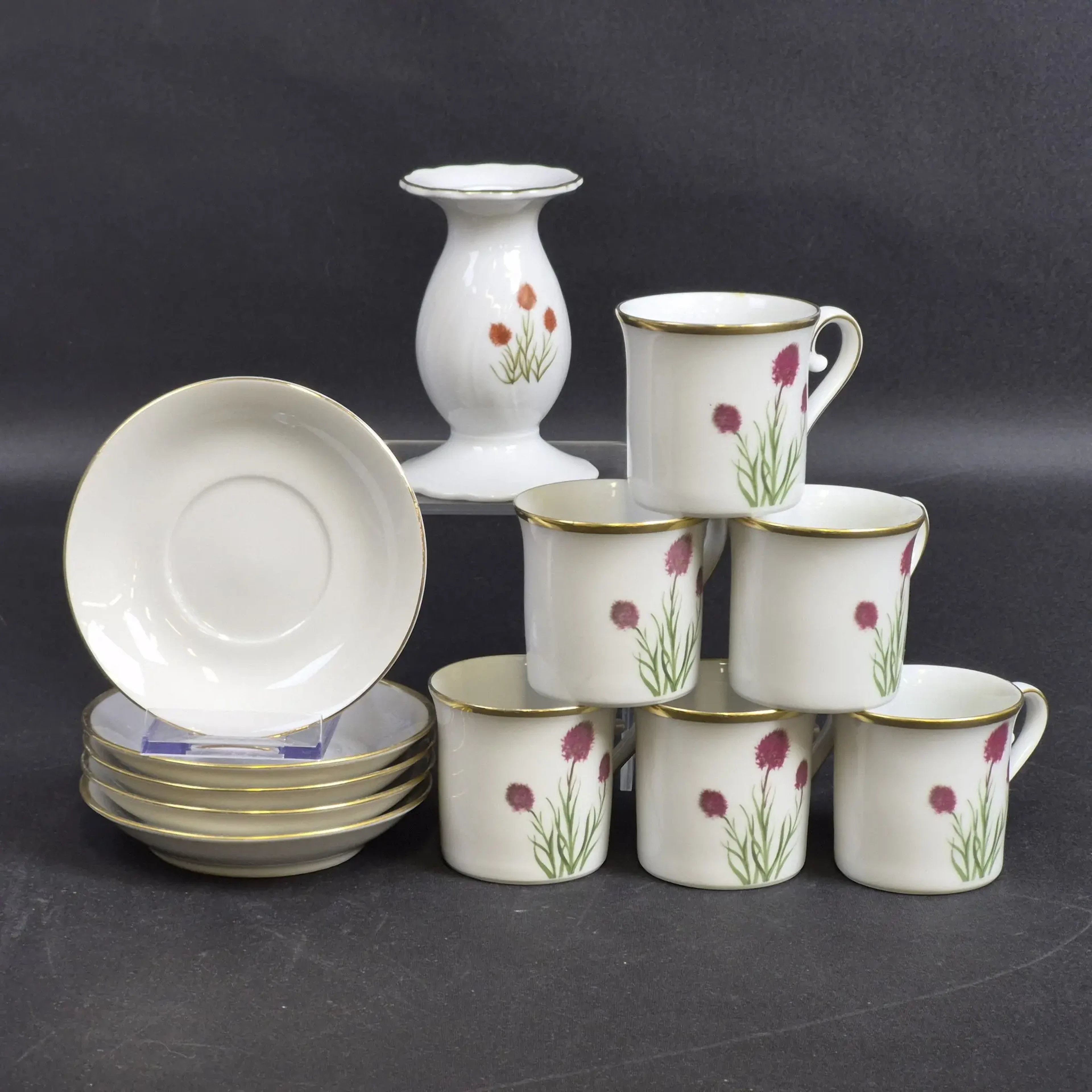 12st. Delar av servis - Kaffeservis - "Brunkulla" - Svenska landskapsblommor