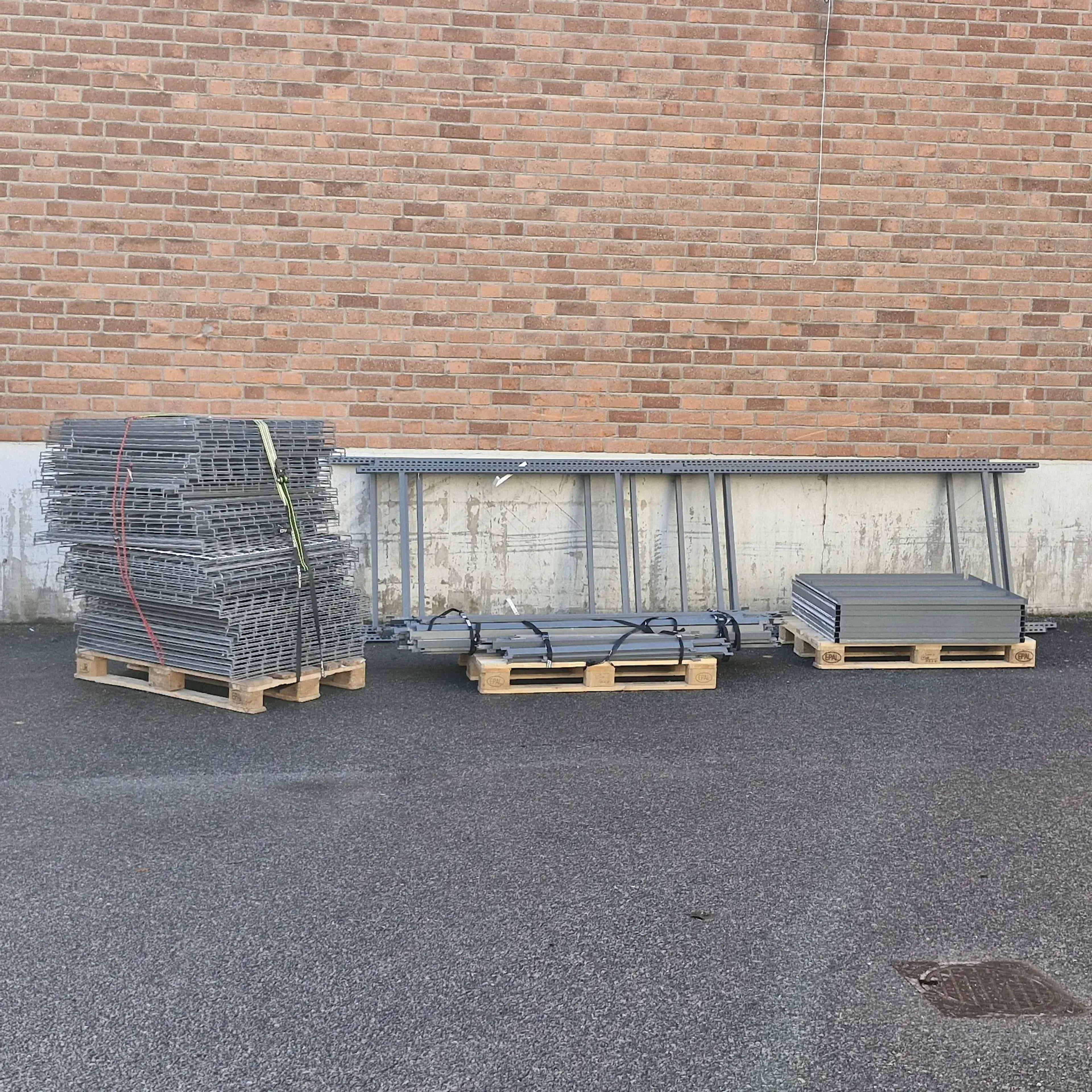 Trådhyllor & stolpar - 5 Kolumner - Lagerhylla - Hylla - Lagerinredning