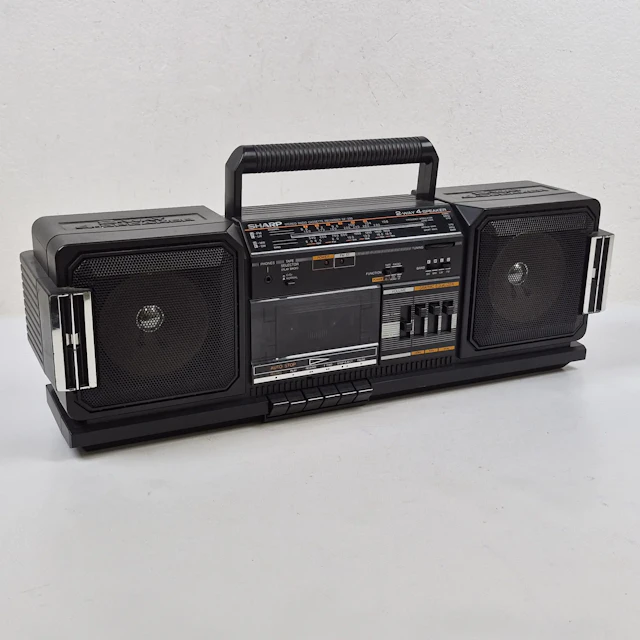 Radio & kassettbandspelare - Sharp - Radioapparat