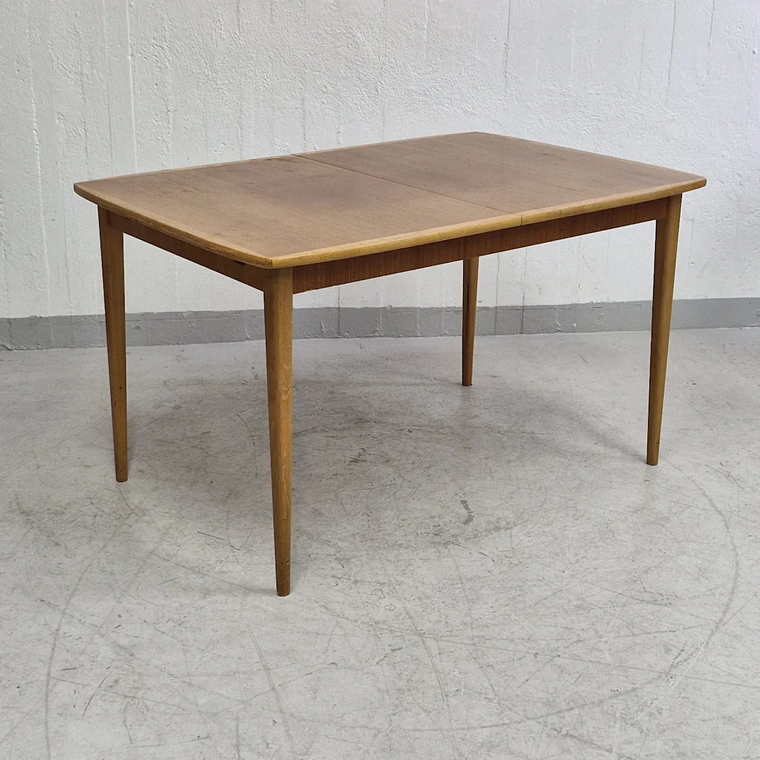 Köksbord i teak med plats för iläggsskivor - Teakbord - Bord - 1960 tal