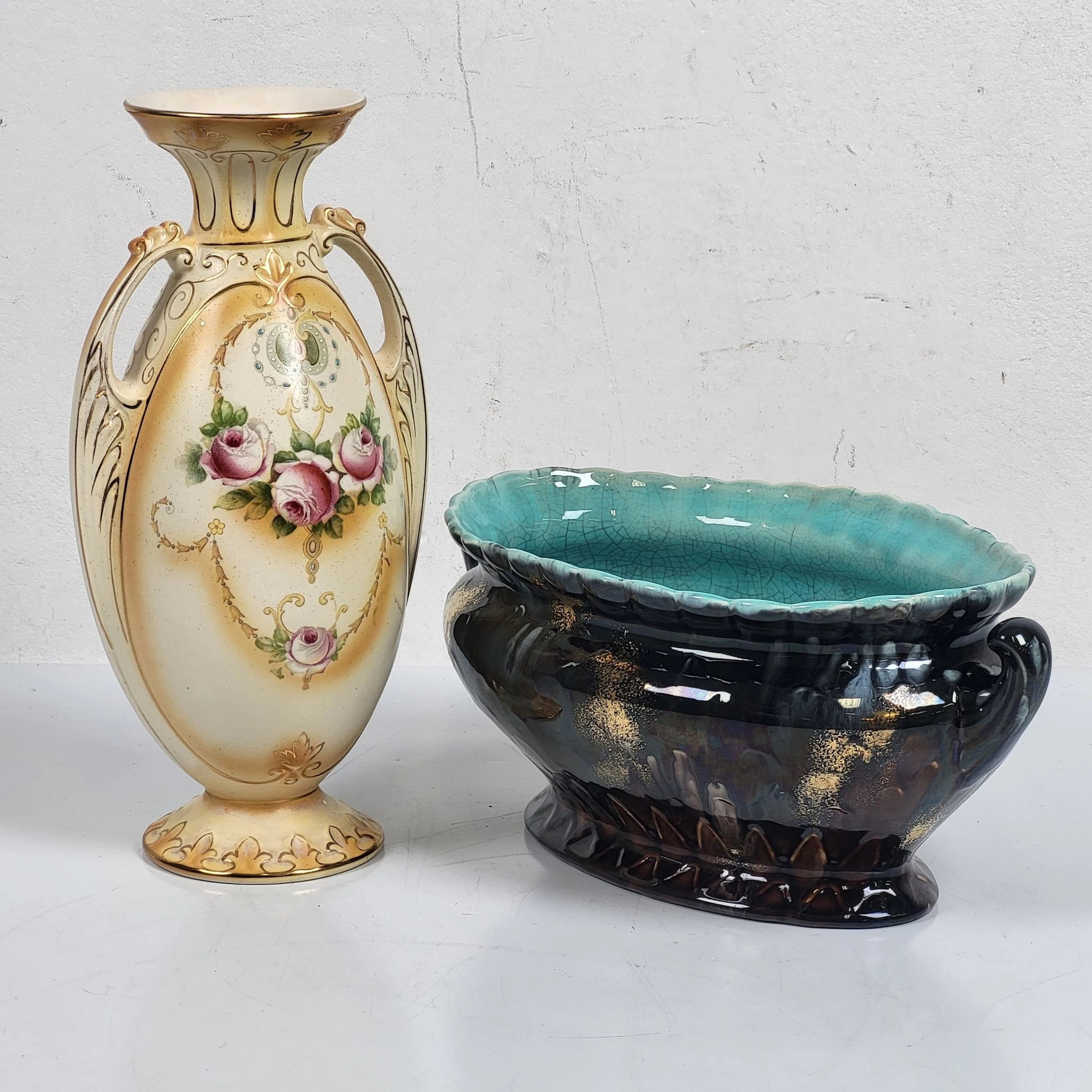 Hänkelvas & jardinjär i porslin - Vas - Blomvas - Blomsterarrangemang - Antika
