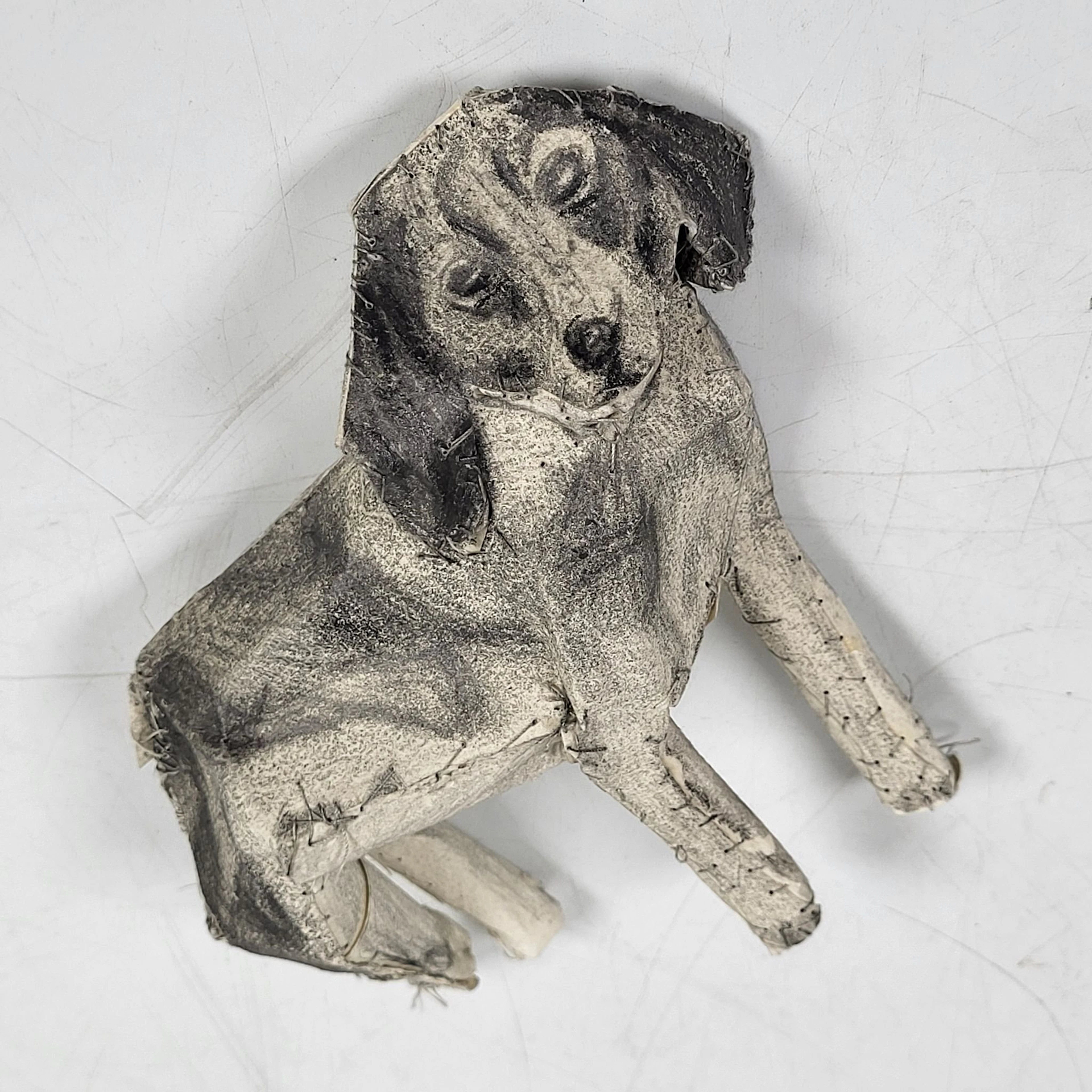 Hund av papper - Pappershund - Sanna Gabrielsson - Blandteknik