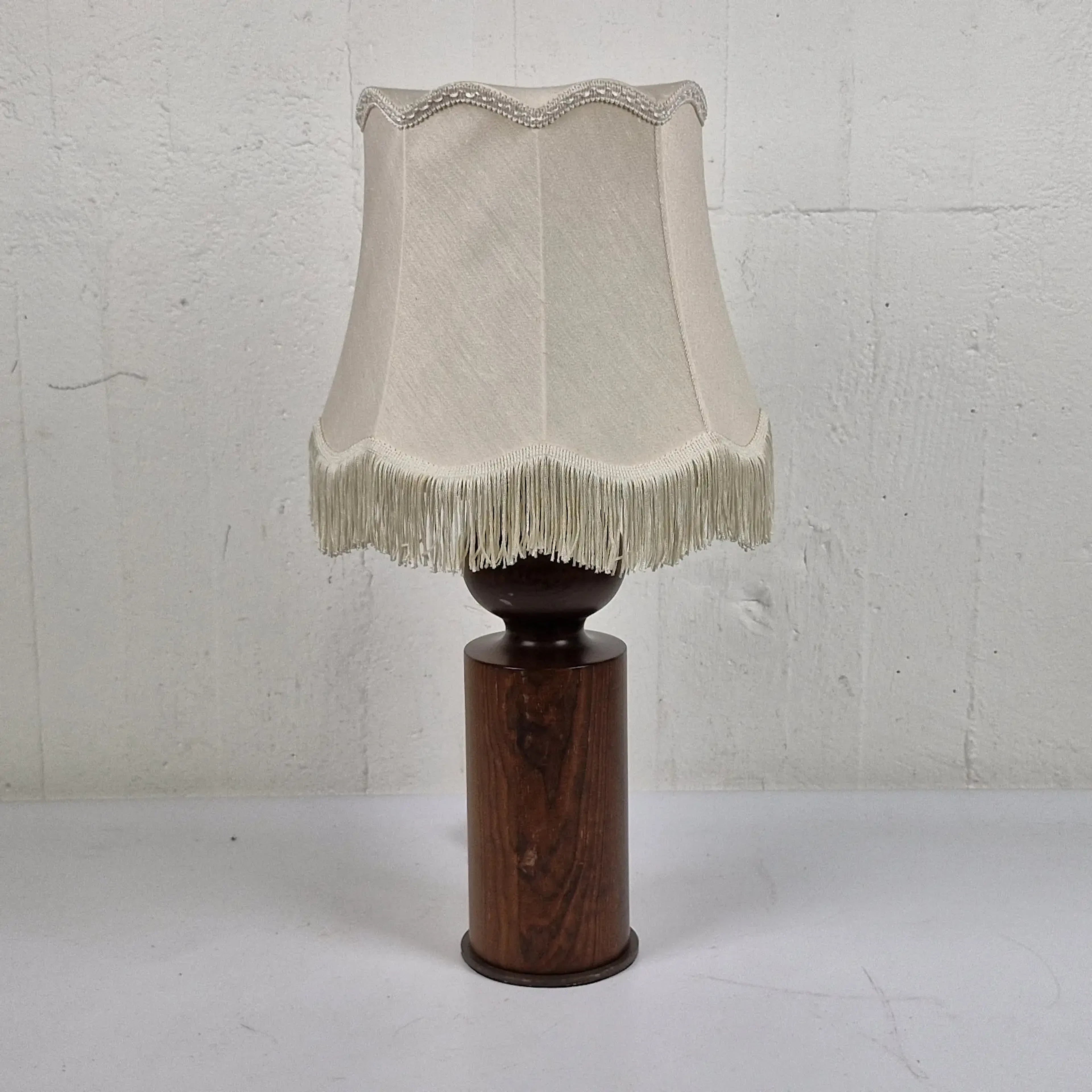 Bordslampa i trä med textilskärm - Lampa - Belysning - 1970-tal - Vintage