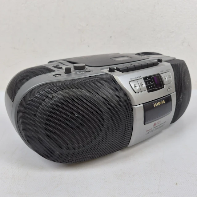 Cd-spelare med kassettbandspelare - Aiwa