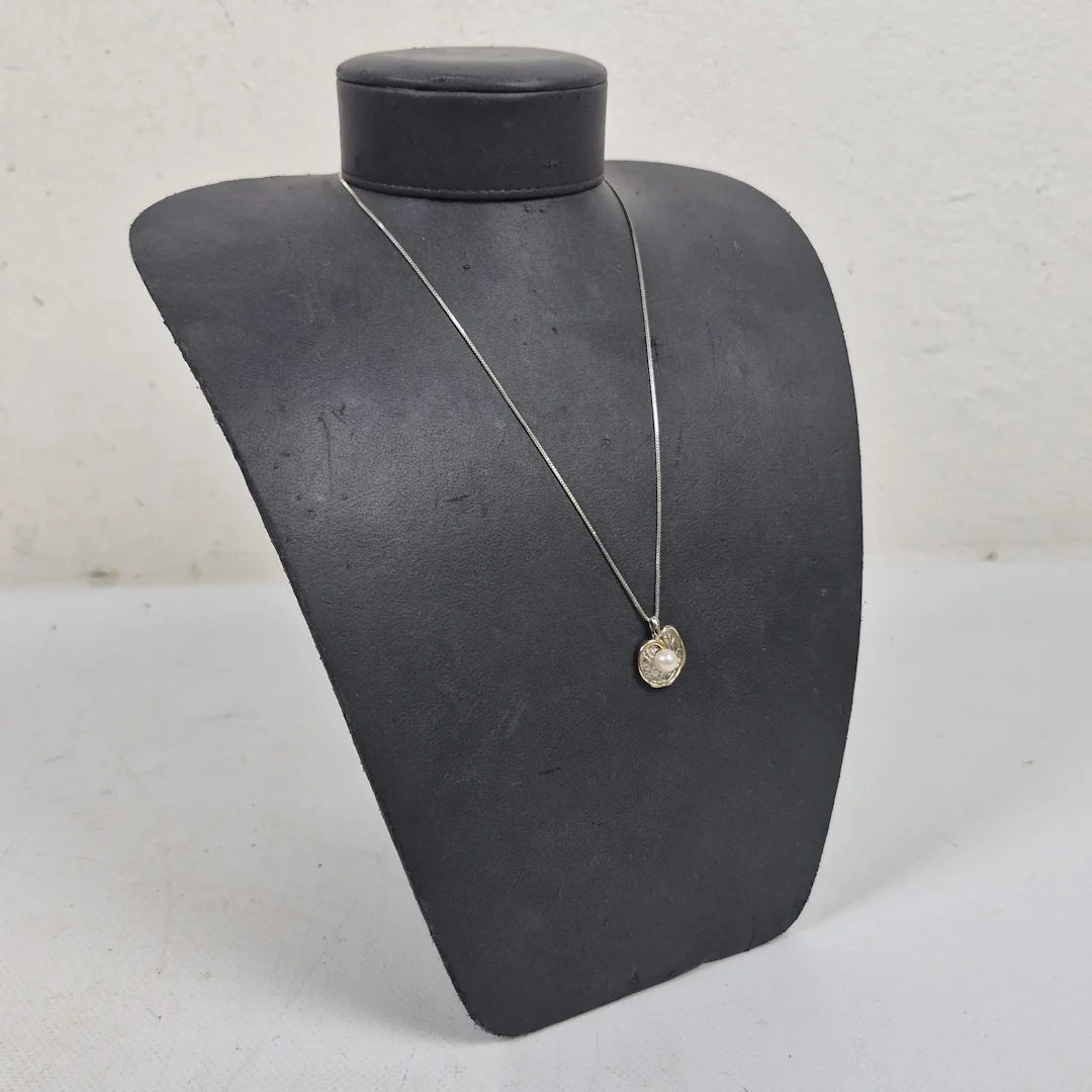 Halsband i silver med pärla - Snäckskal med pärla - 925 - 835