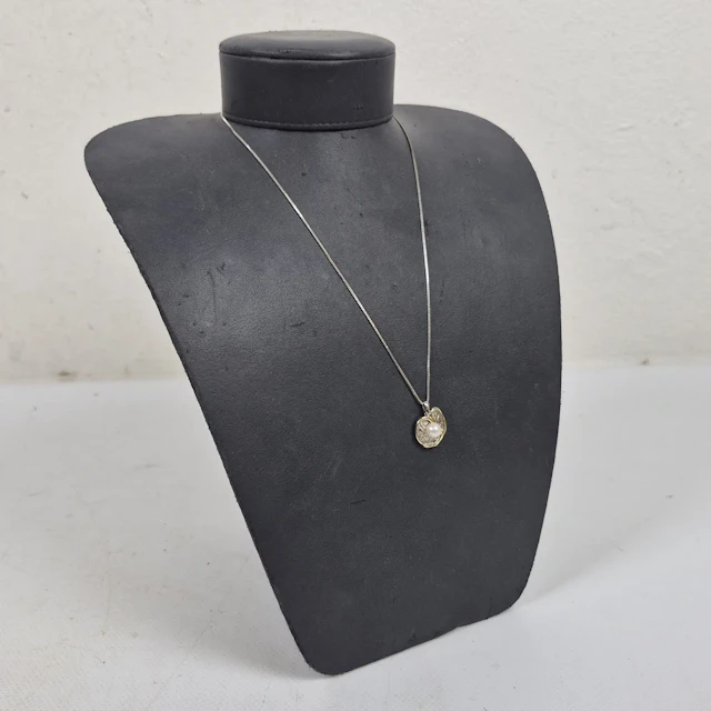 Halsband i silver med pärla - Snäckskal med pärla - 925 - 835