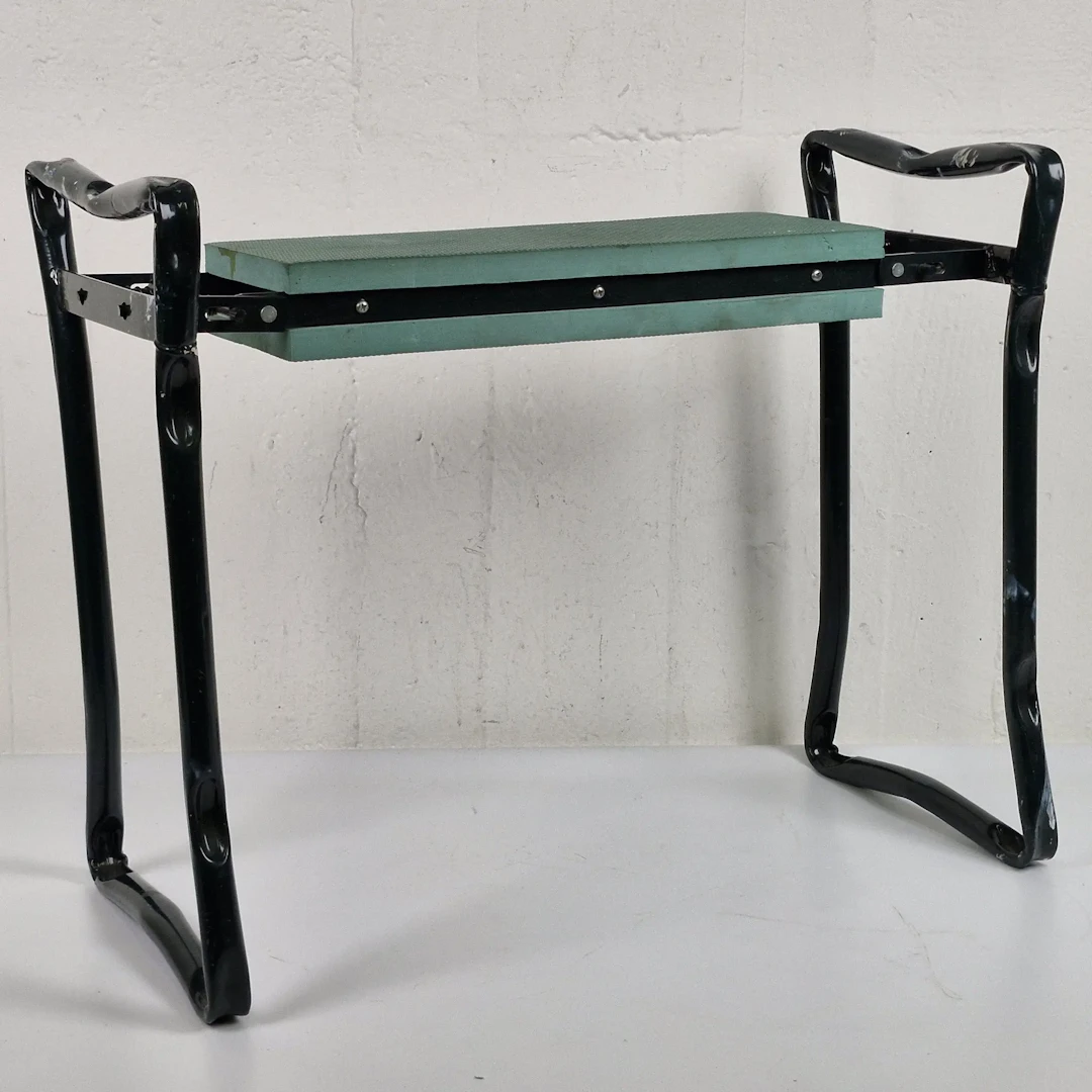 Hopfällbar knäpall - Sittpall - Trädgårdspall
