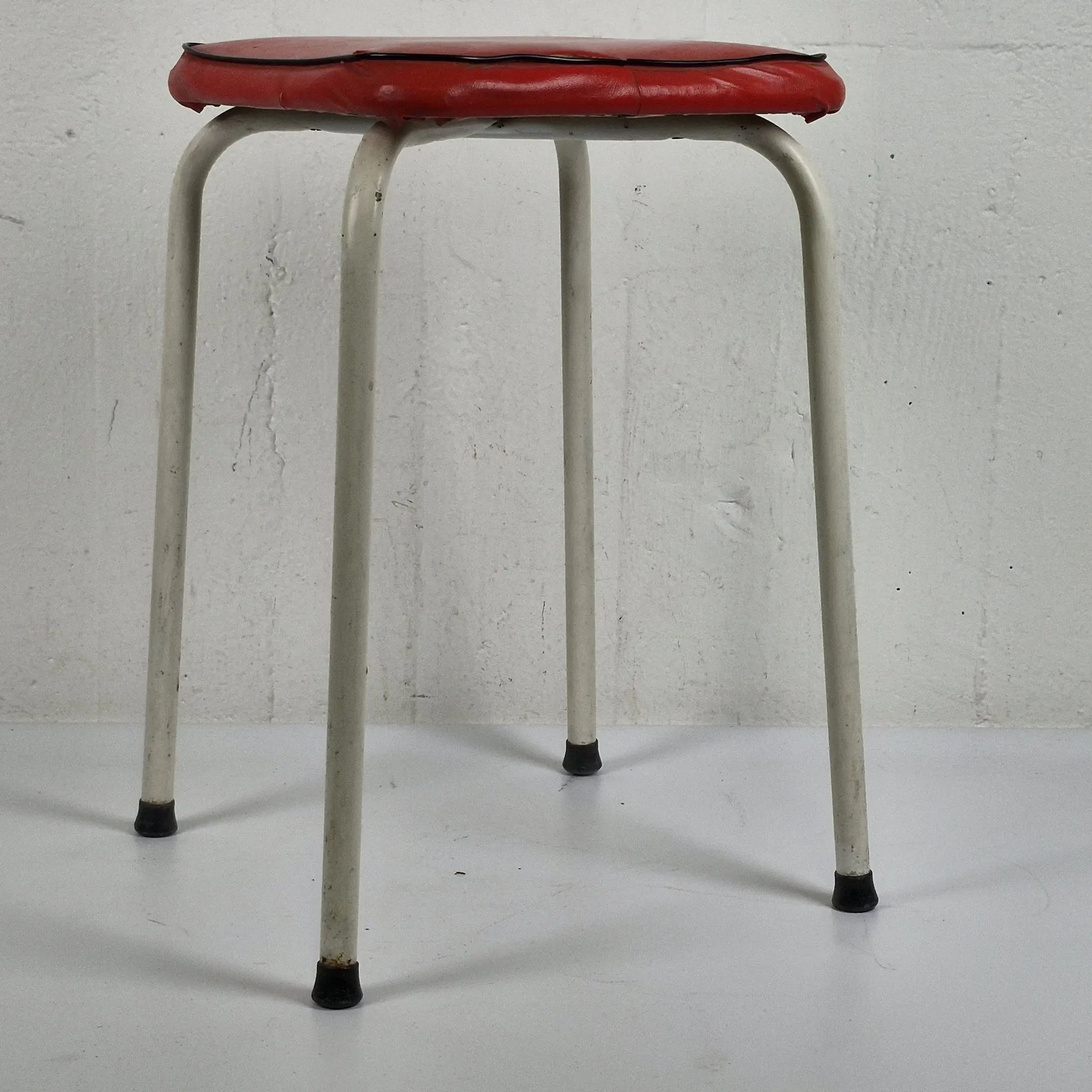 Pall i metall med klädd sits - Metallpall - 1950-tal - Vintage