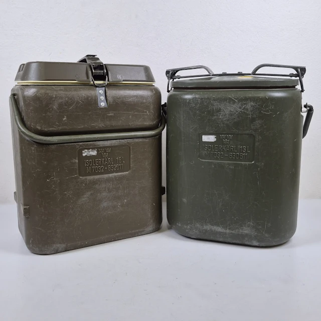 Paret isoleringskärl - Svenska militären - 13 & 18 liter - Tre kronor - Kantin
