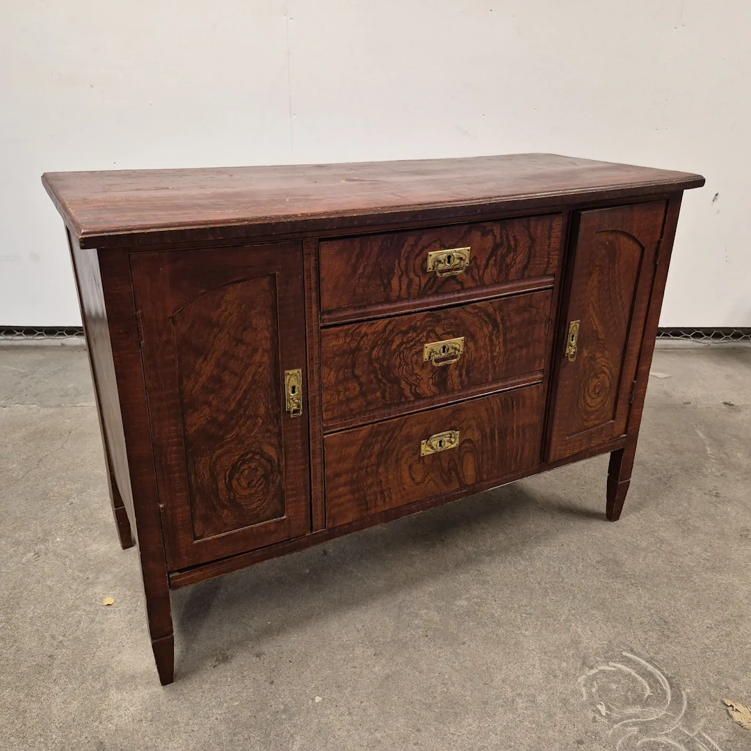 Skänk i trä - Träskänk - Sidobord - Jugendstil - 1900 tal
